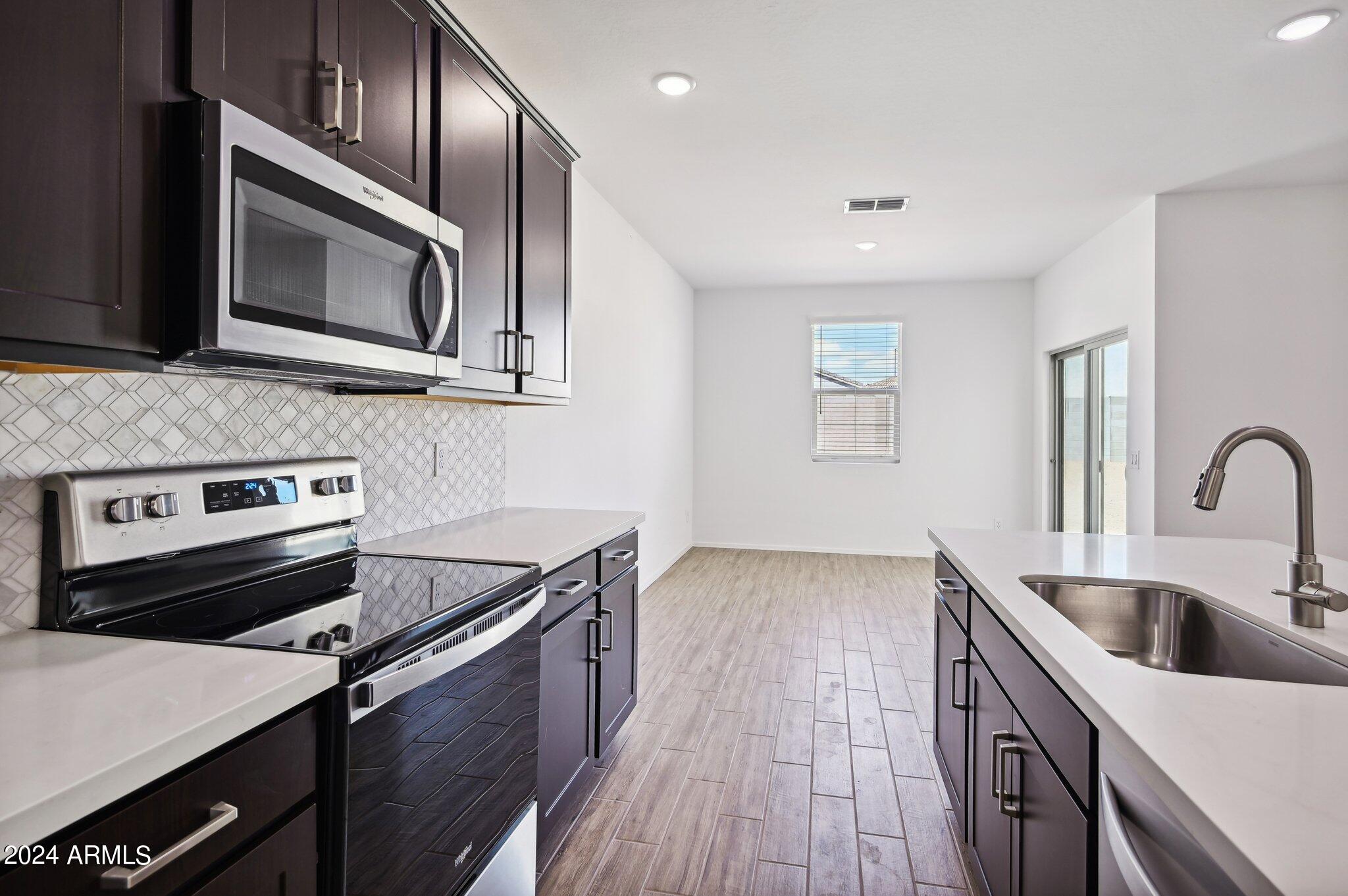 24088 W HIDALGO Avenue