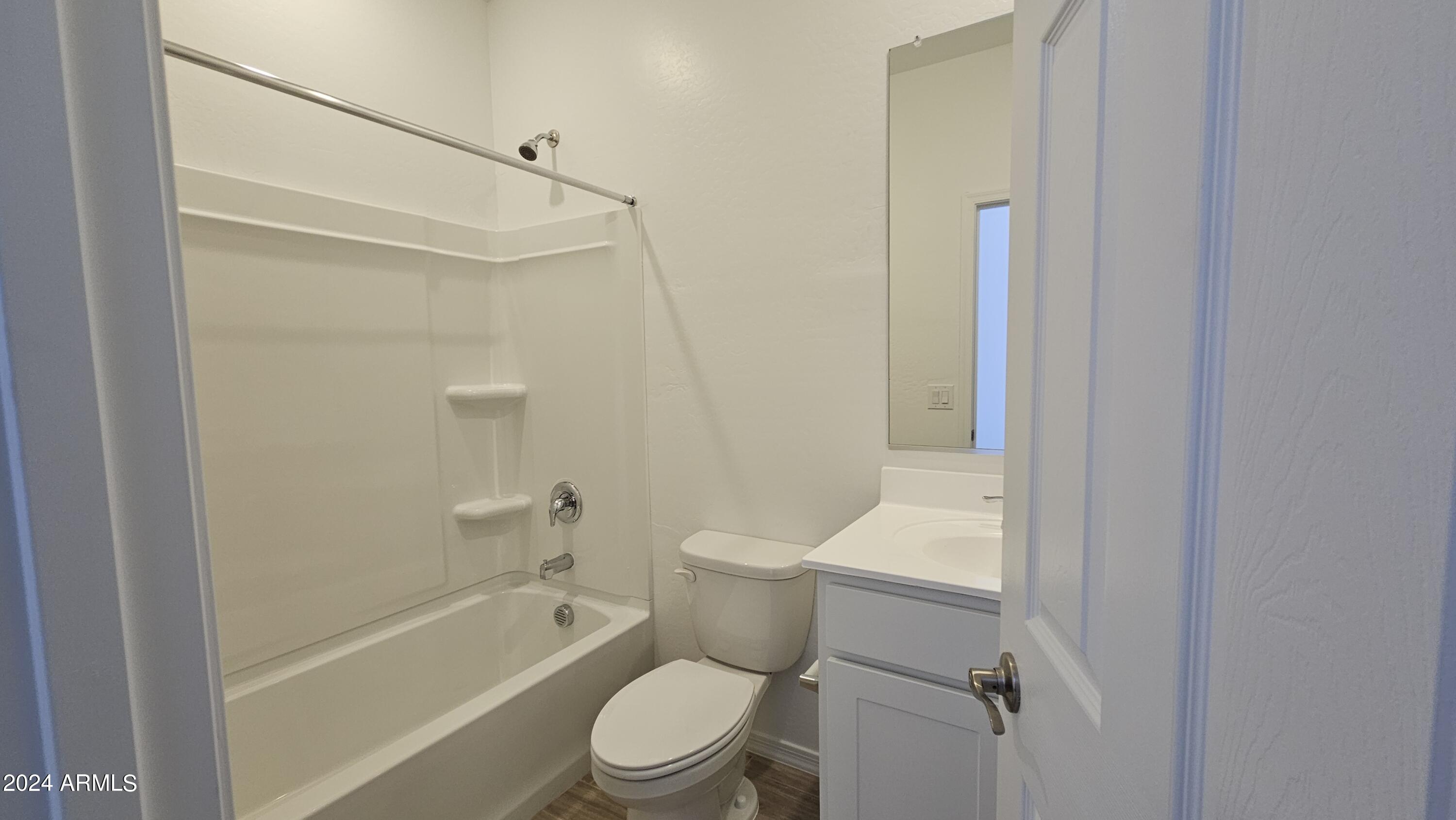 1950 E LARIAT Avenue