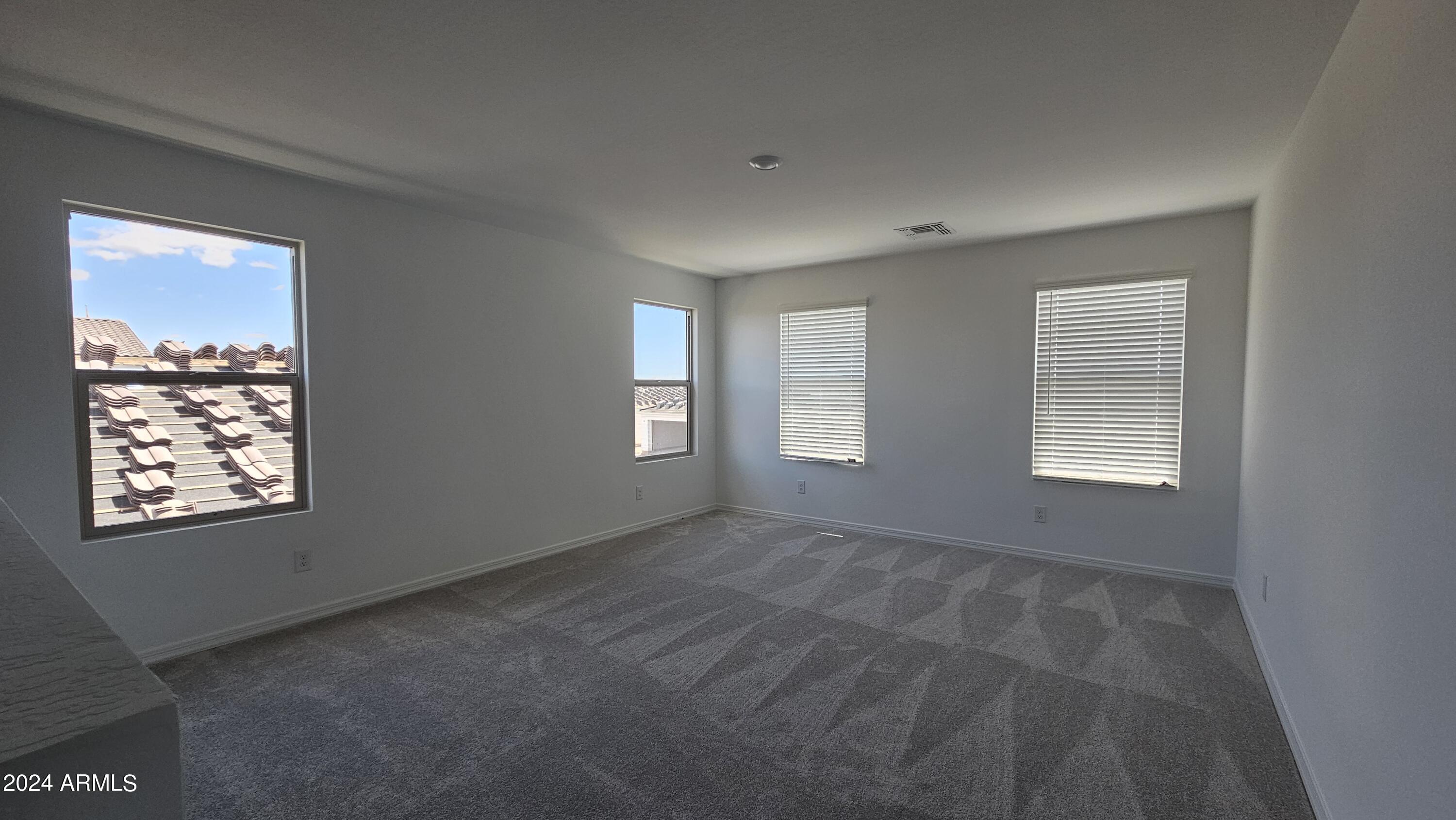 1950 E LARIAT Avenue