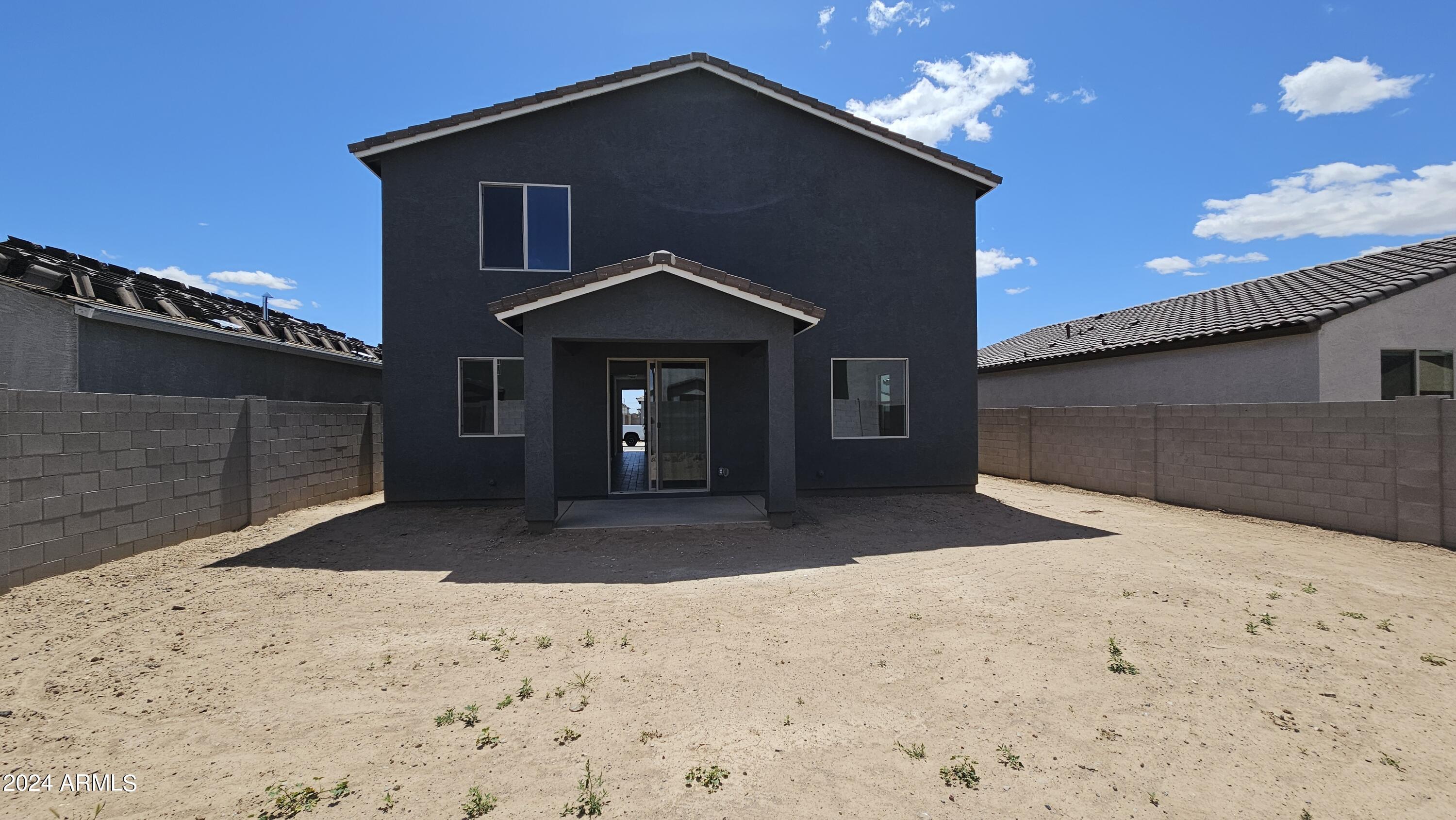 1950 E LARIAT Avenue