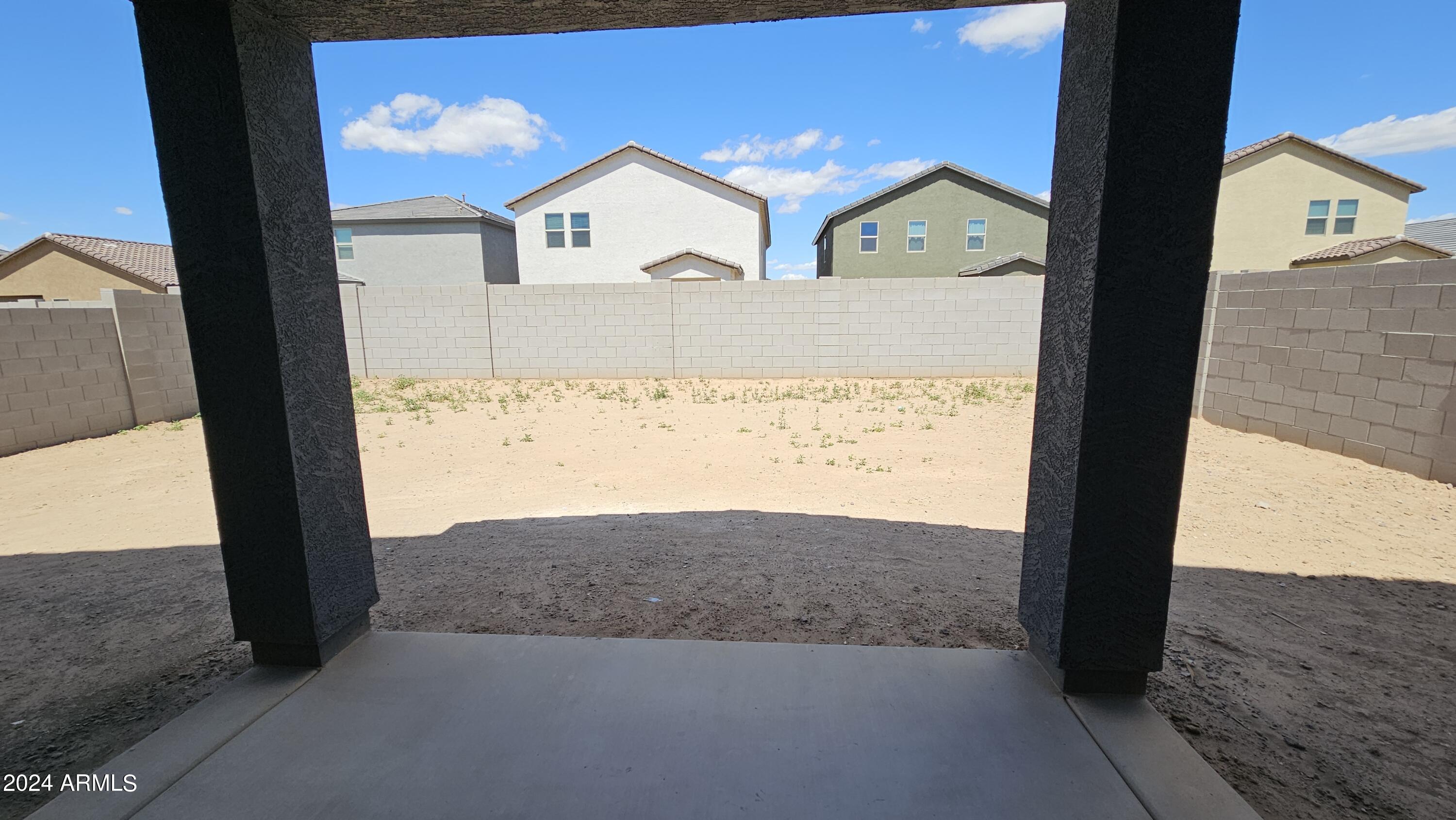 1950 E LARIAT Avenue