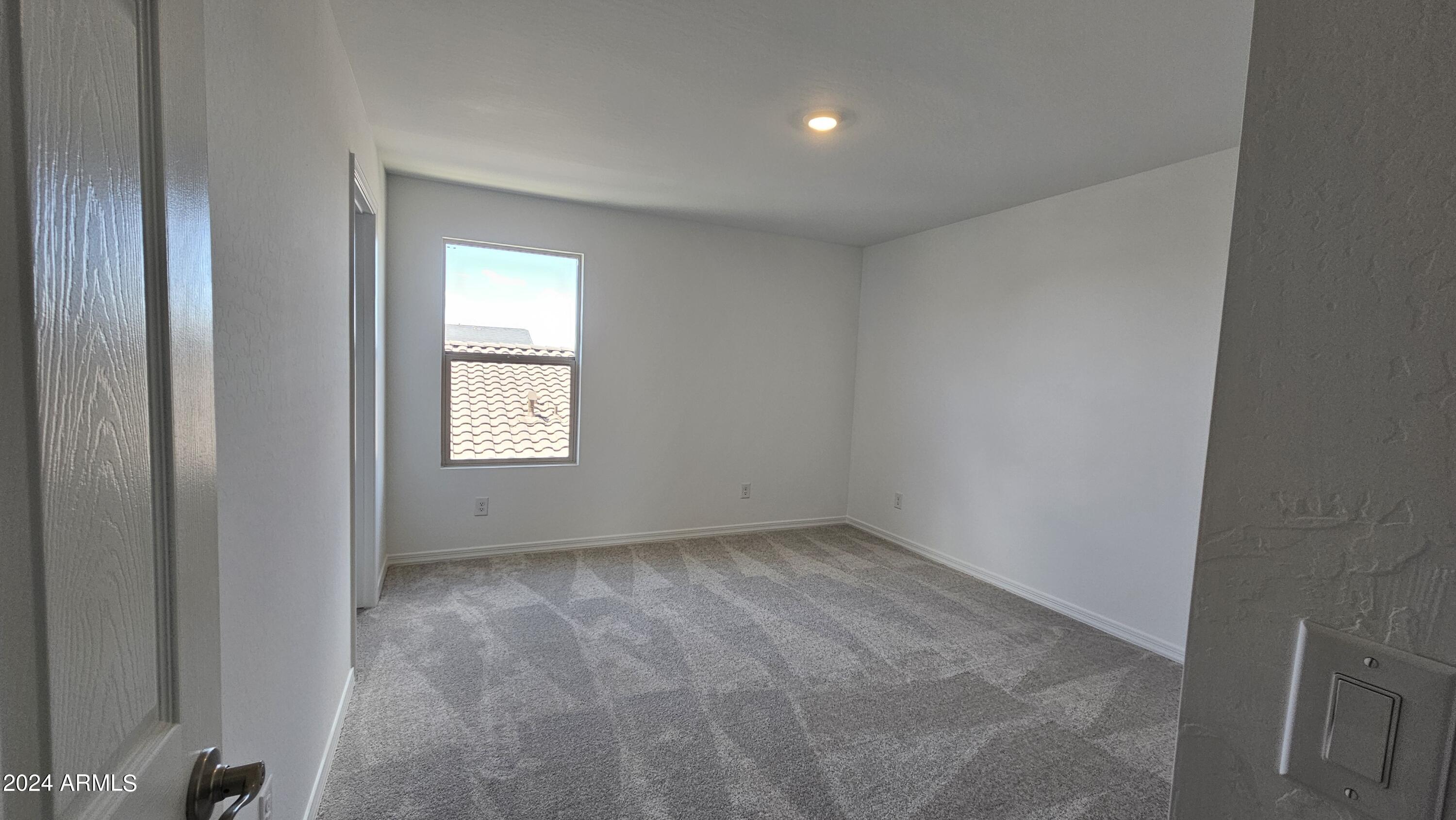 1950 E LARIAT Avenue