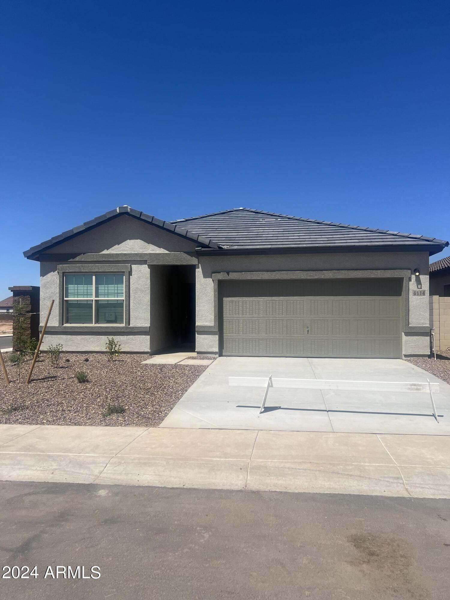 4114 E REYNOLDS Drive