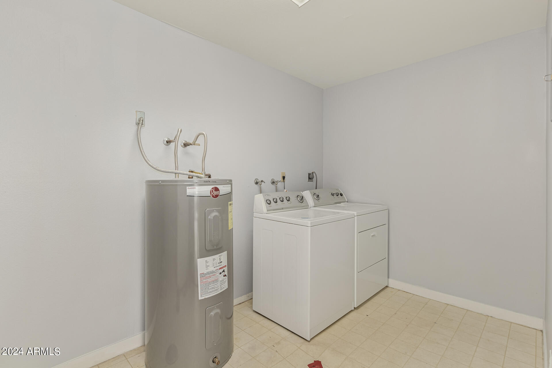 2524 S EL PARADISO -- # 114