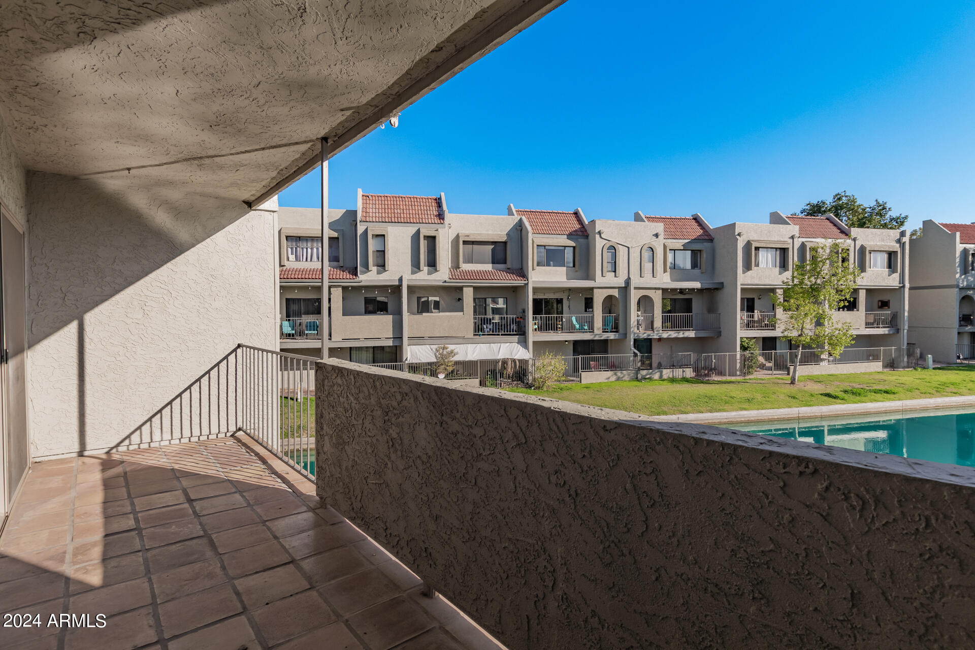2524 S EL PARADISO -- # 114
