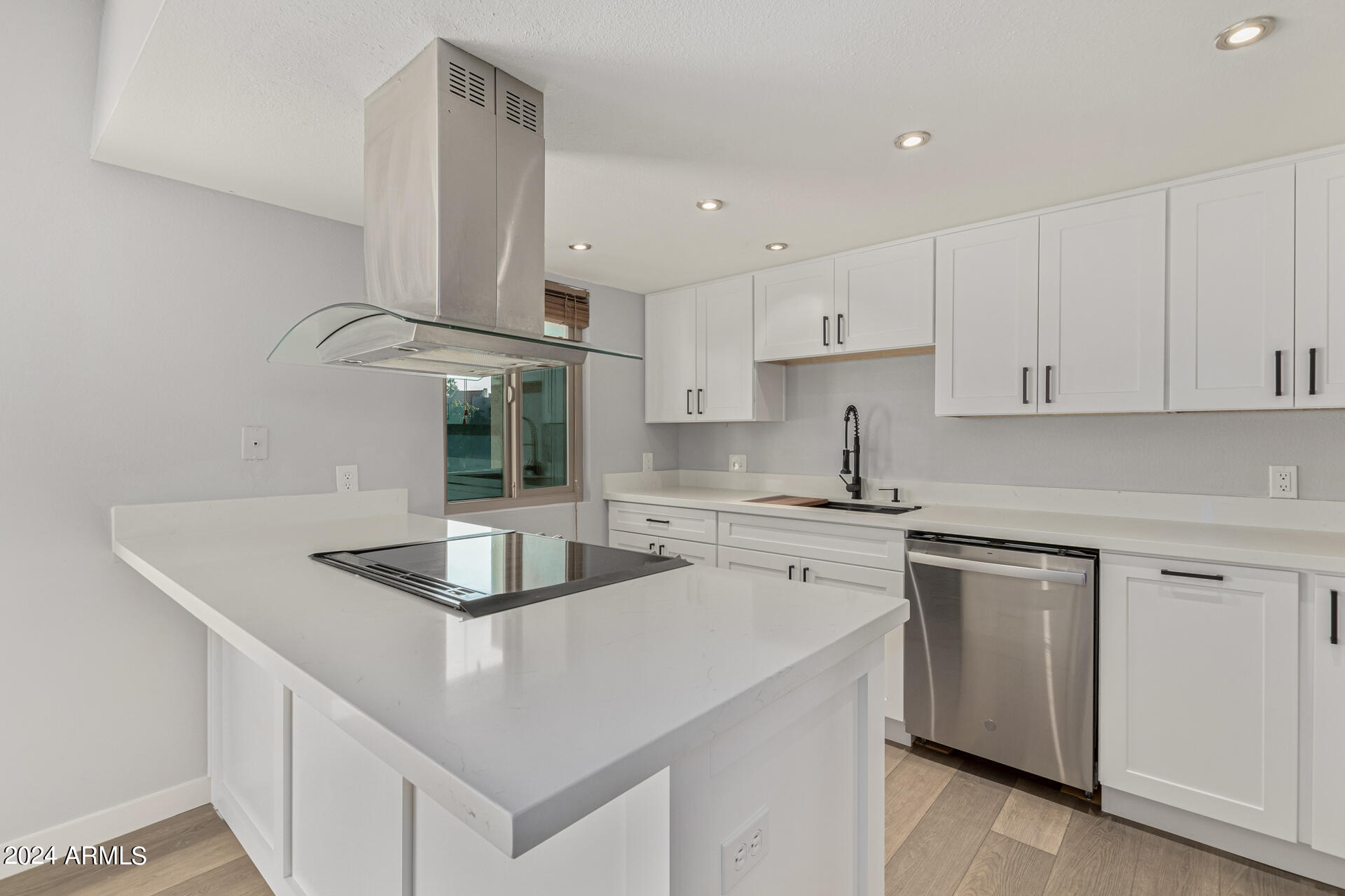 2524 S EL PARADISO -- # 114