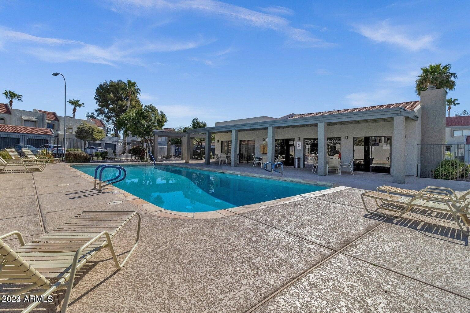 2524 S EL PARADISO -- # 114