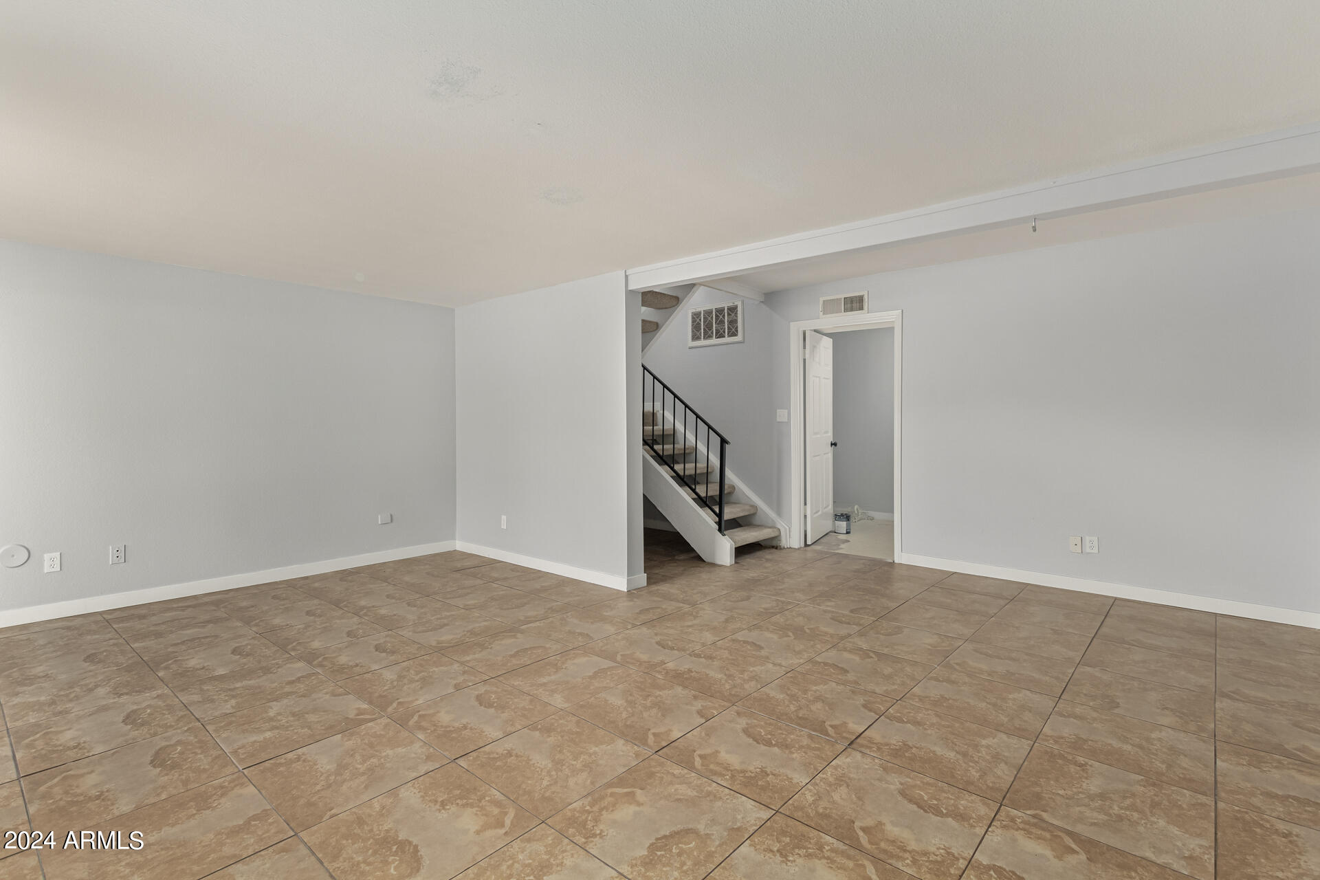 2524 S EL PARADISO -- # 114