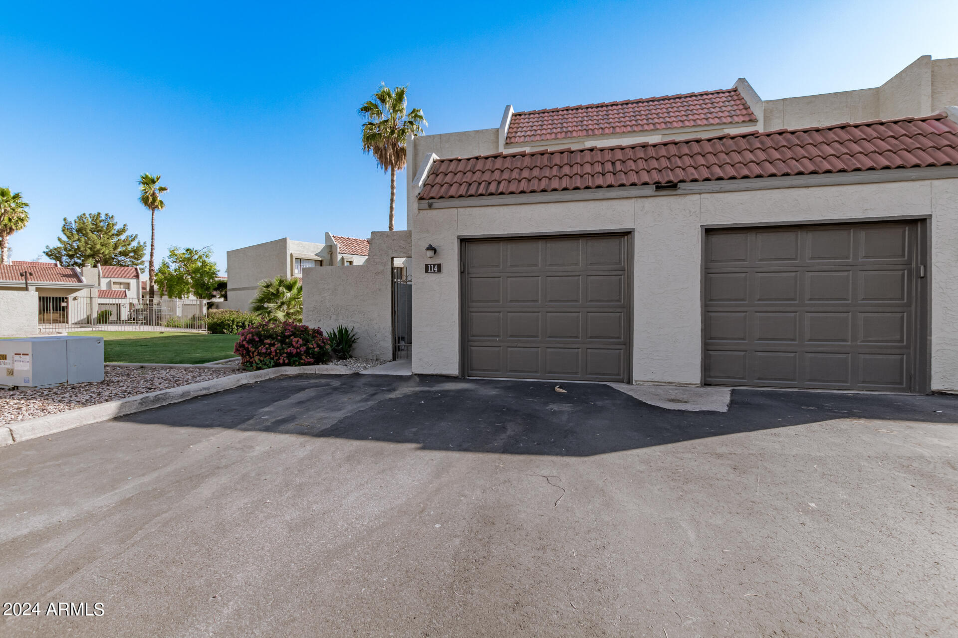 2524 S EL PARADISO -- # 114