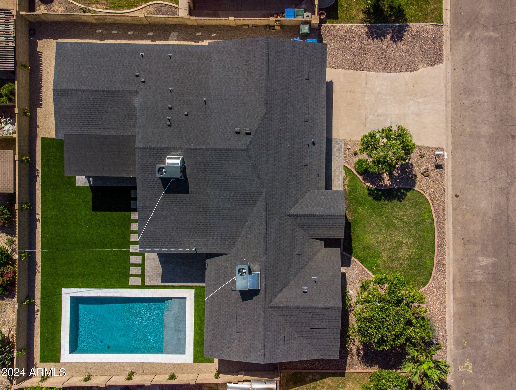 209 W DIANA Avenue