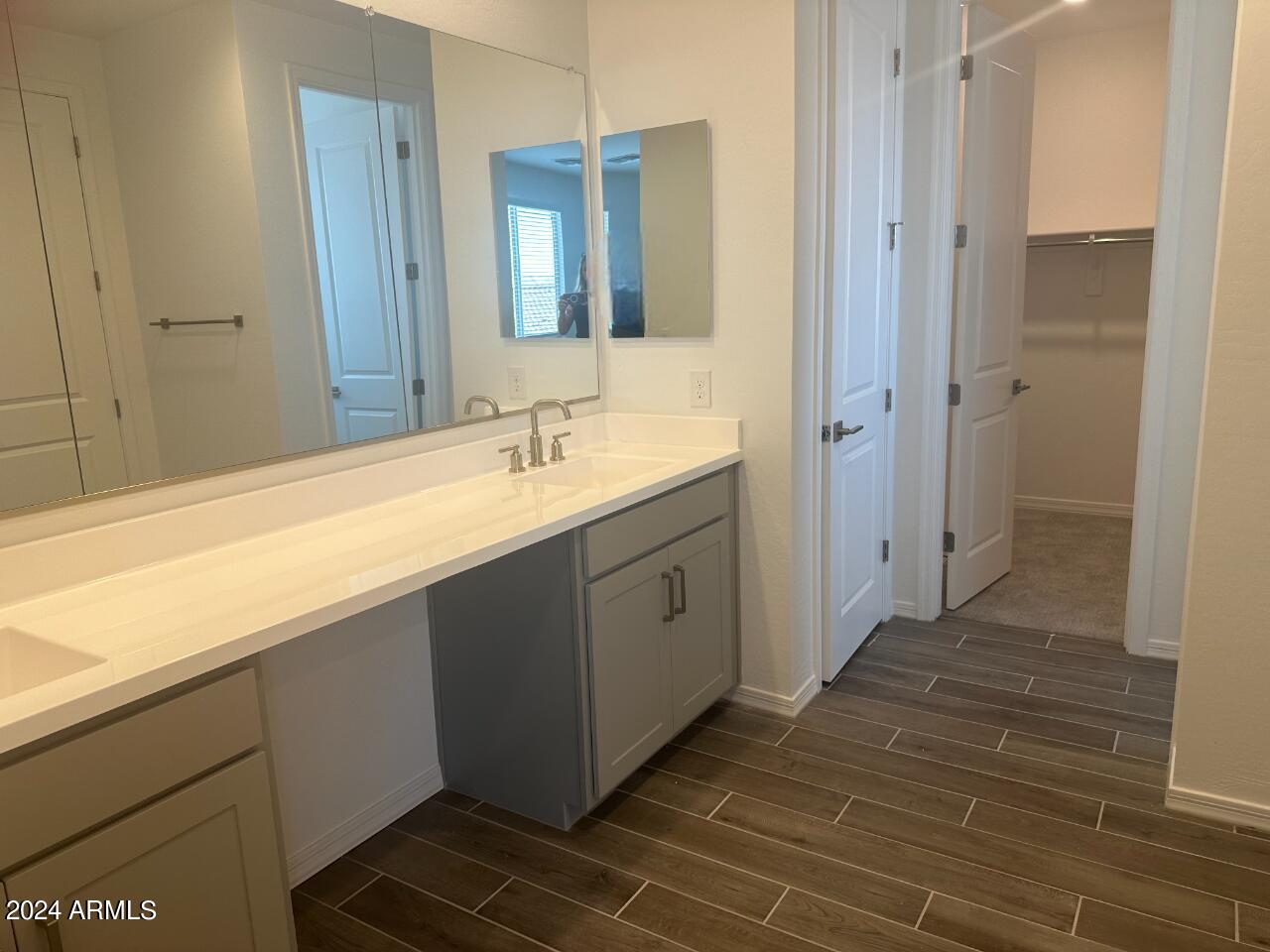 9455 E SECTOR Drive