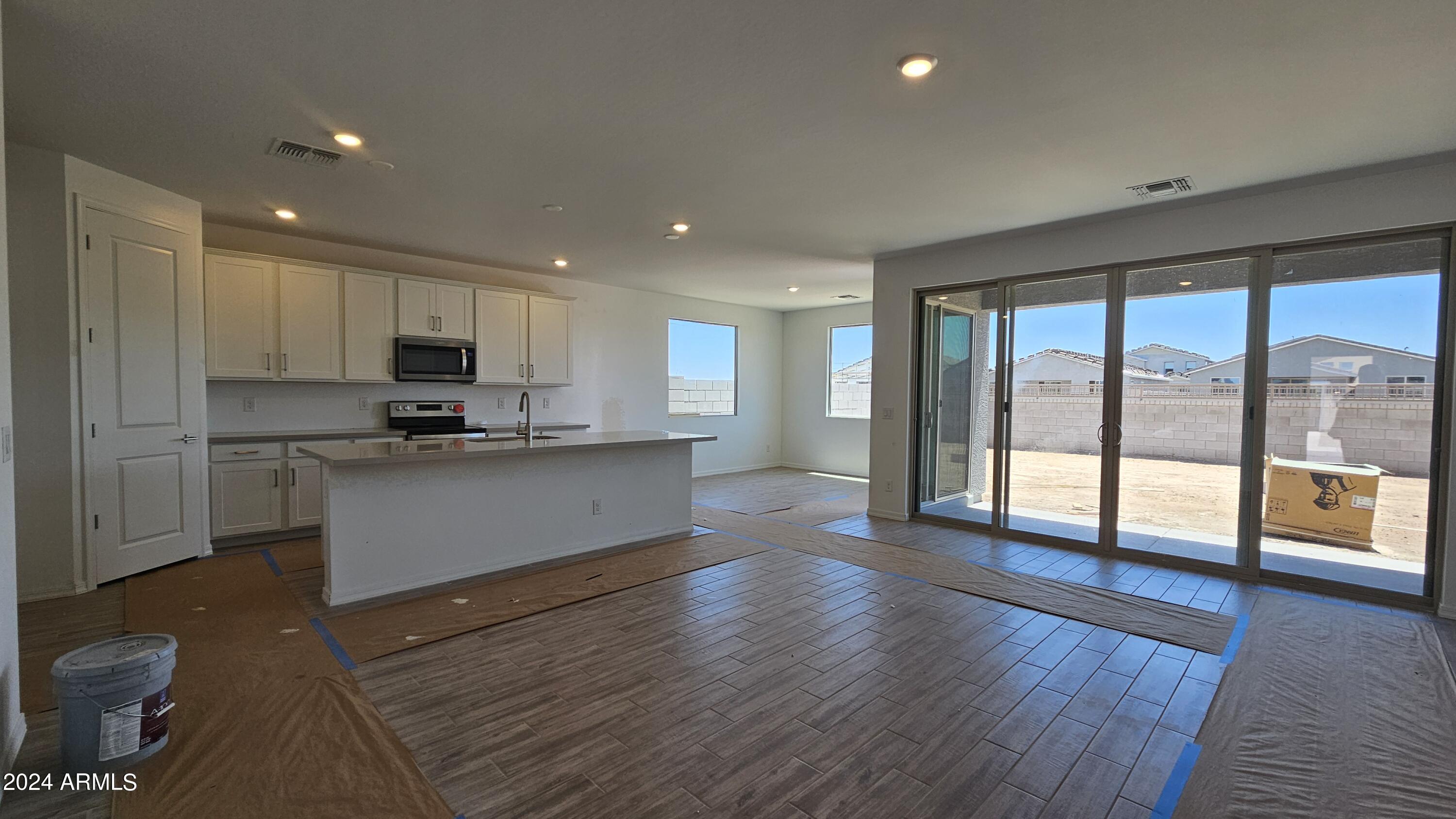 1979 E LARIAT Avenue