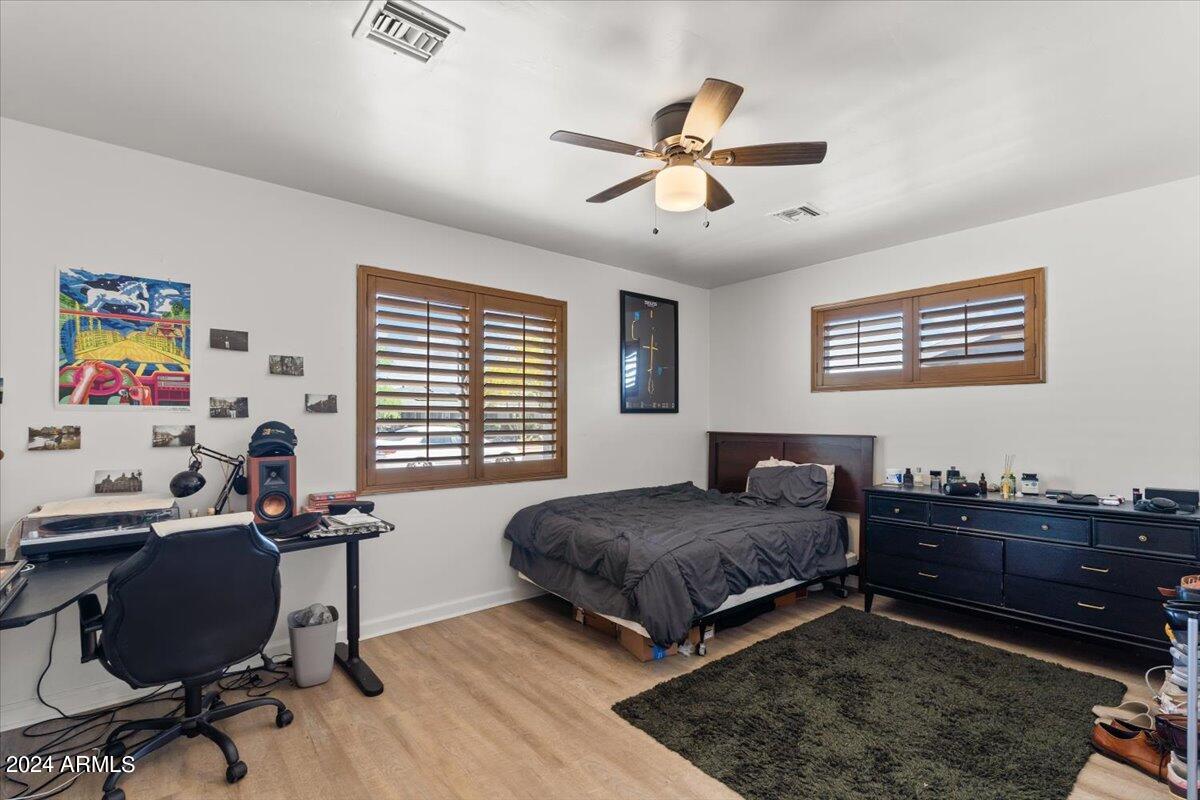 535 W 19TH Street