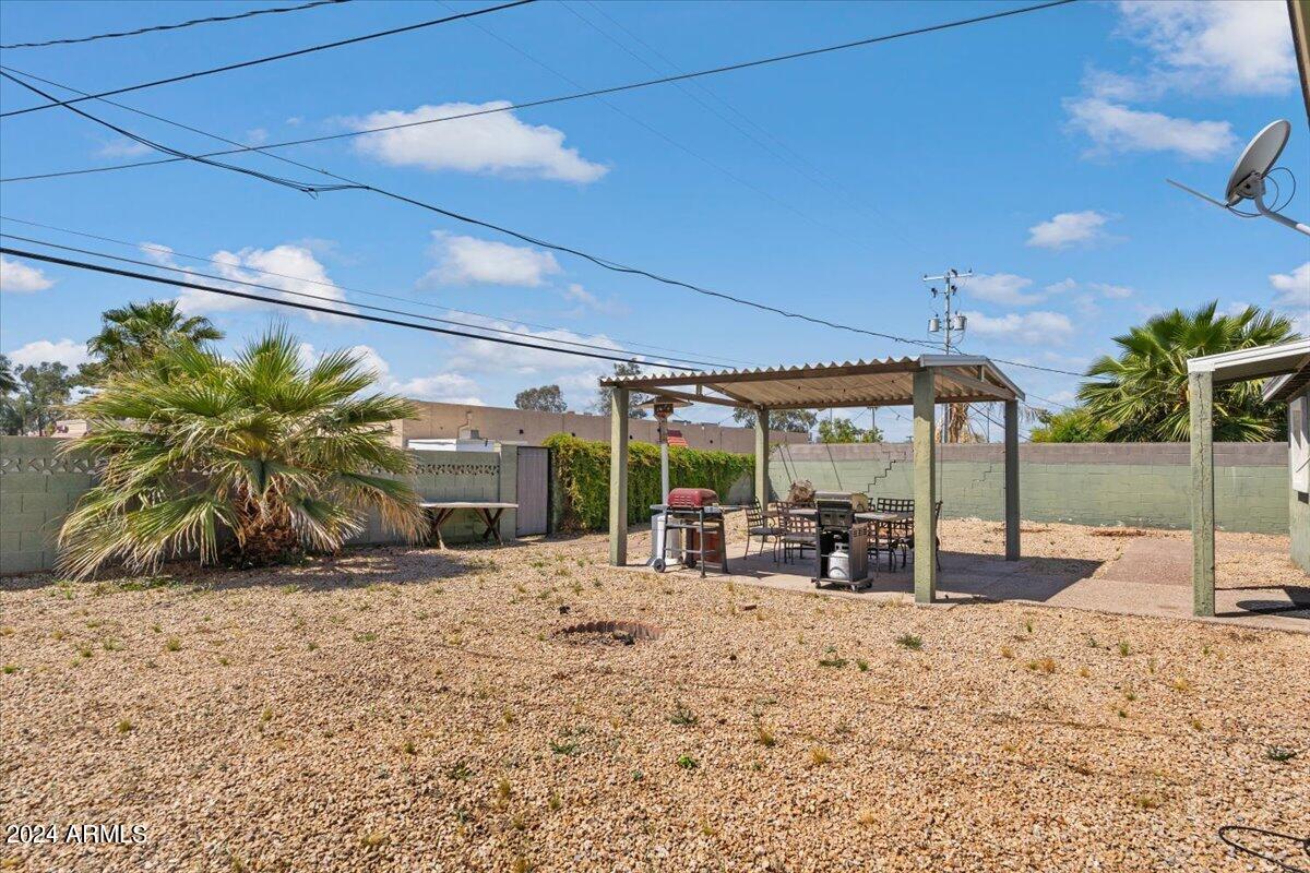 535 W 19TH Street