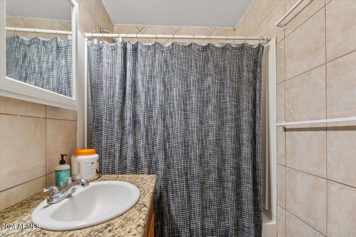 535 W 19TH Street
