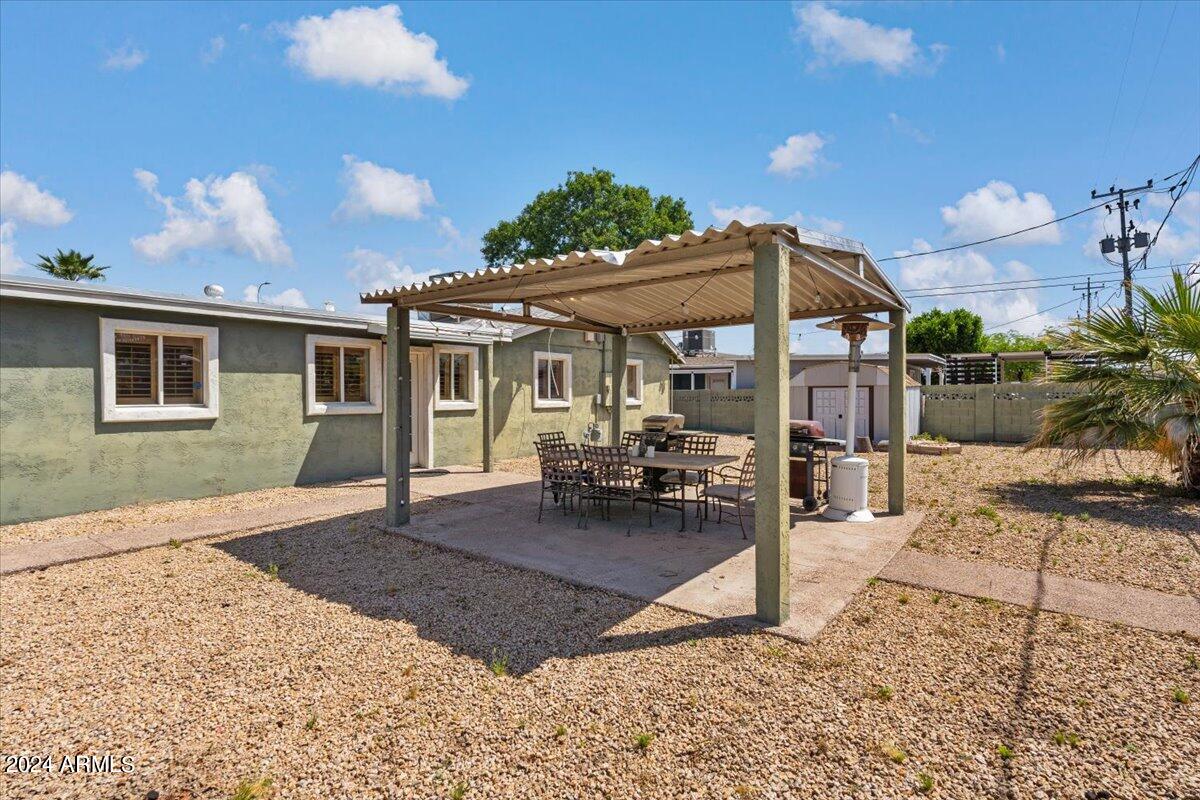 535 W 19TH Street