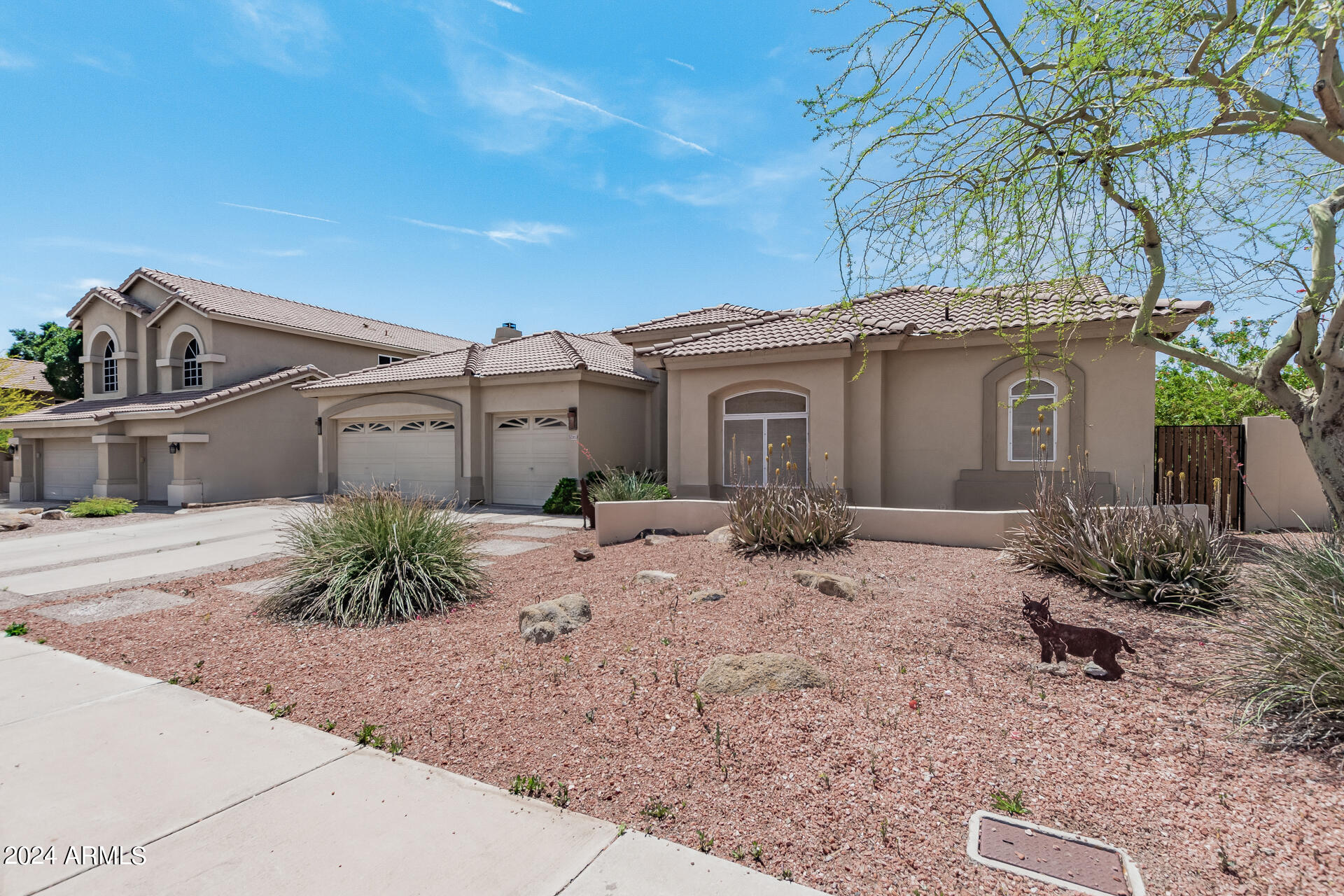 3153 E DESERT WILLOW Road