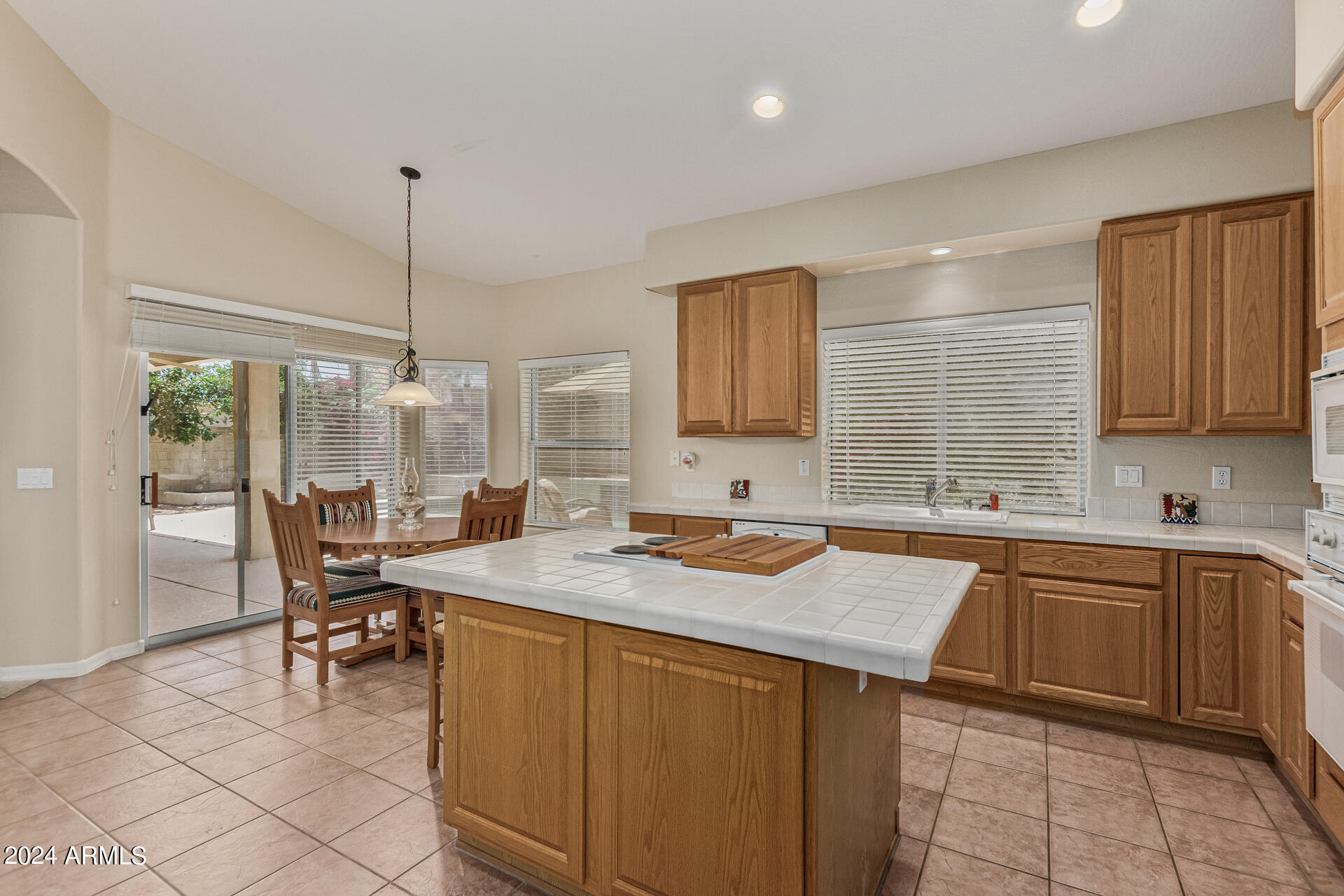 3153 E DESERT WILLOW Road
