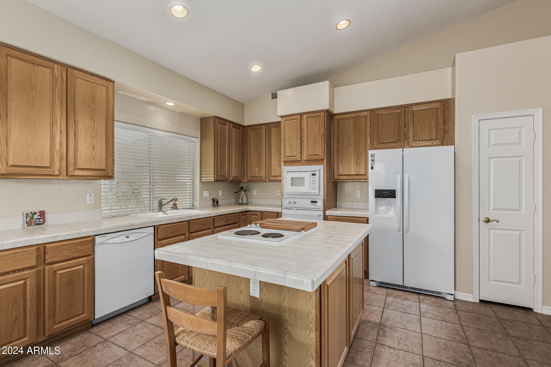 3153 E DESERT WILLOW Road