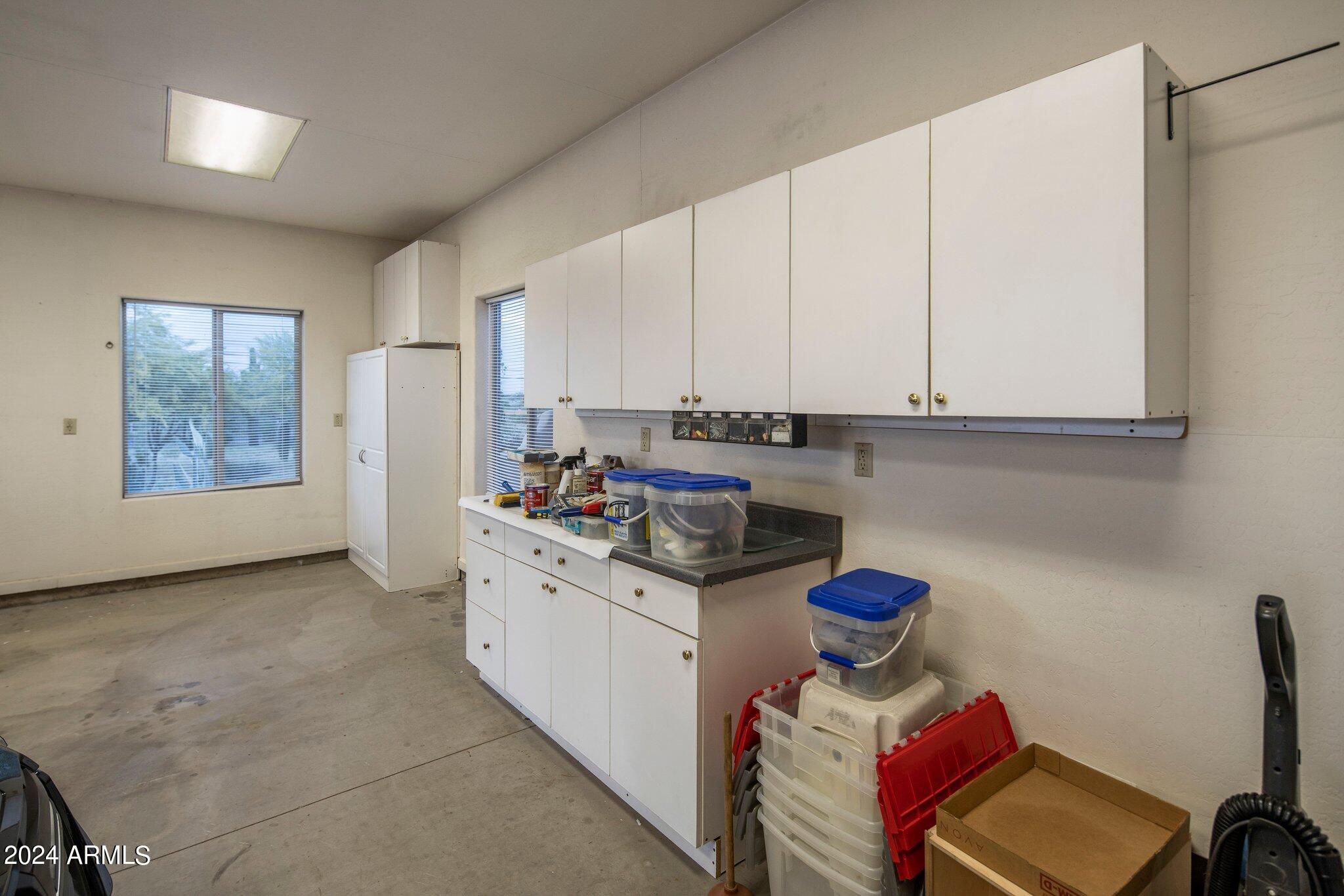 2211 W OLNEY Avenue