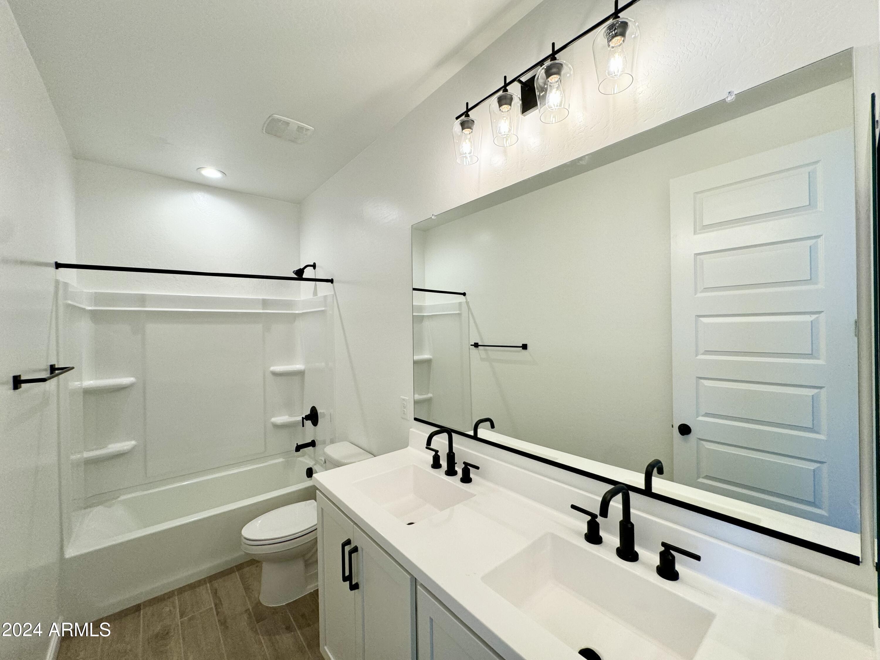 2226 W PASO Trail