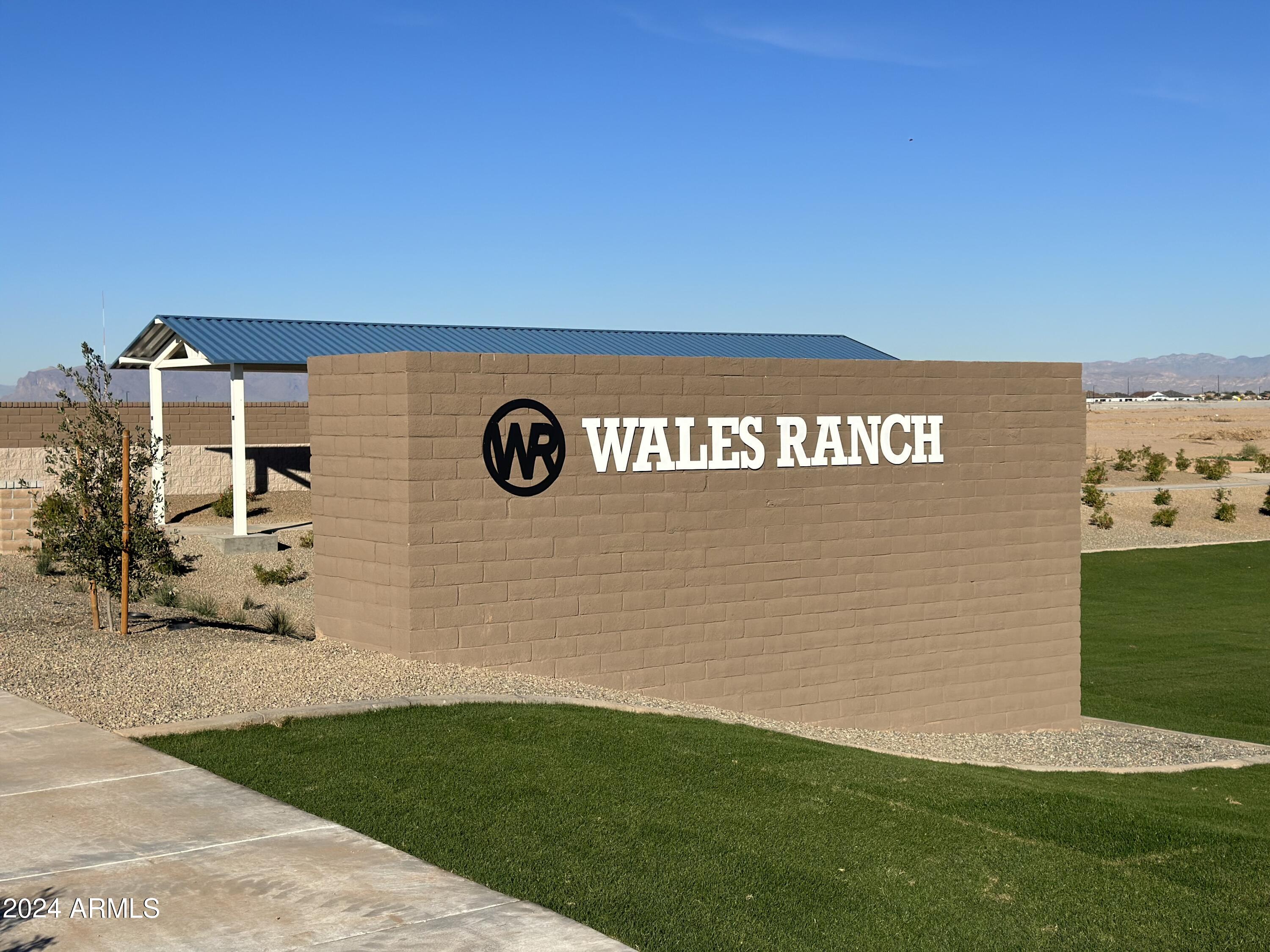 2416 E WAGON WHEEL Lane
