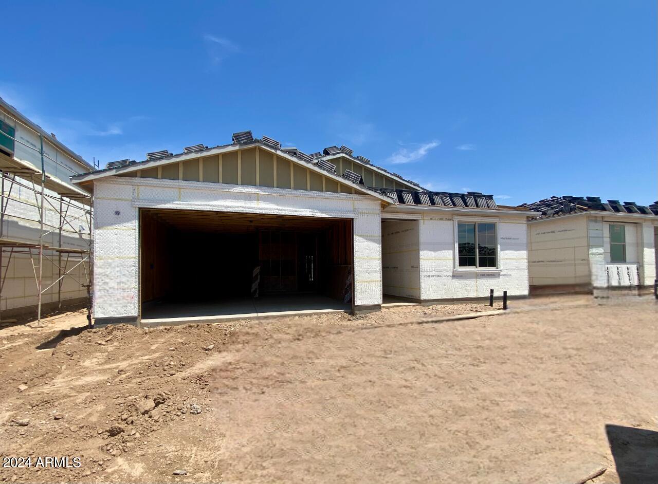 2416 E WAGON WHEEL Lane