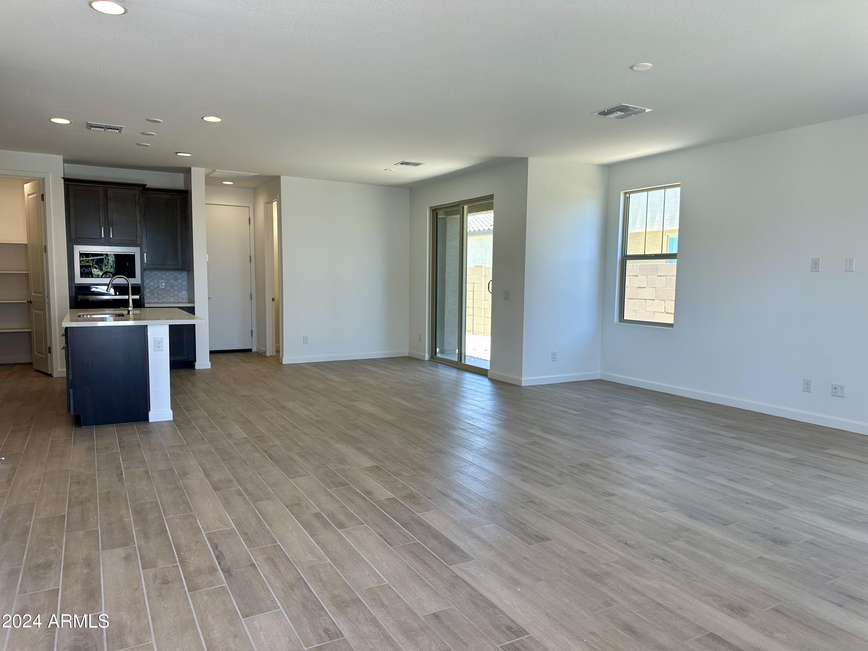 2218 W PASO Trail