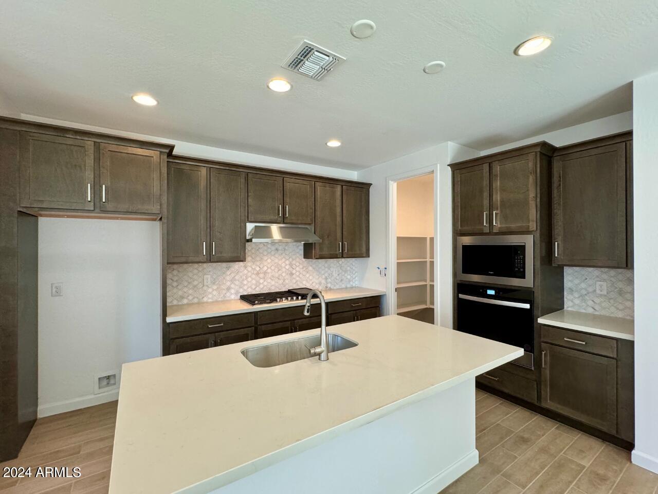 2218 W PASO Trail