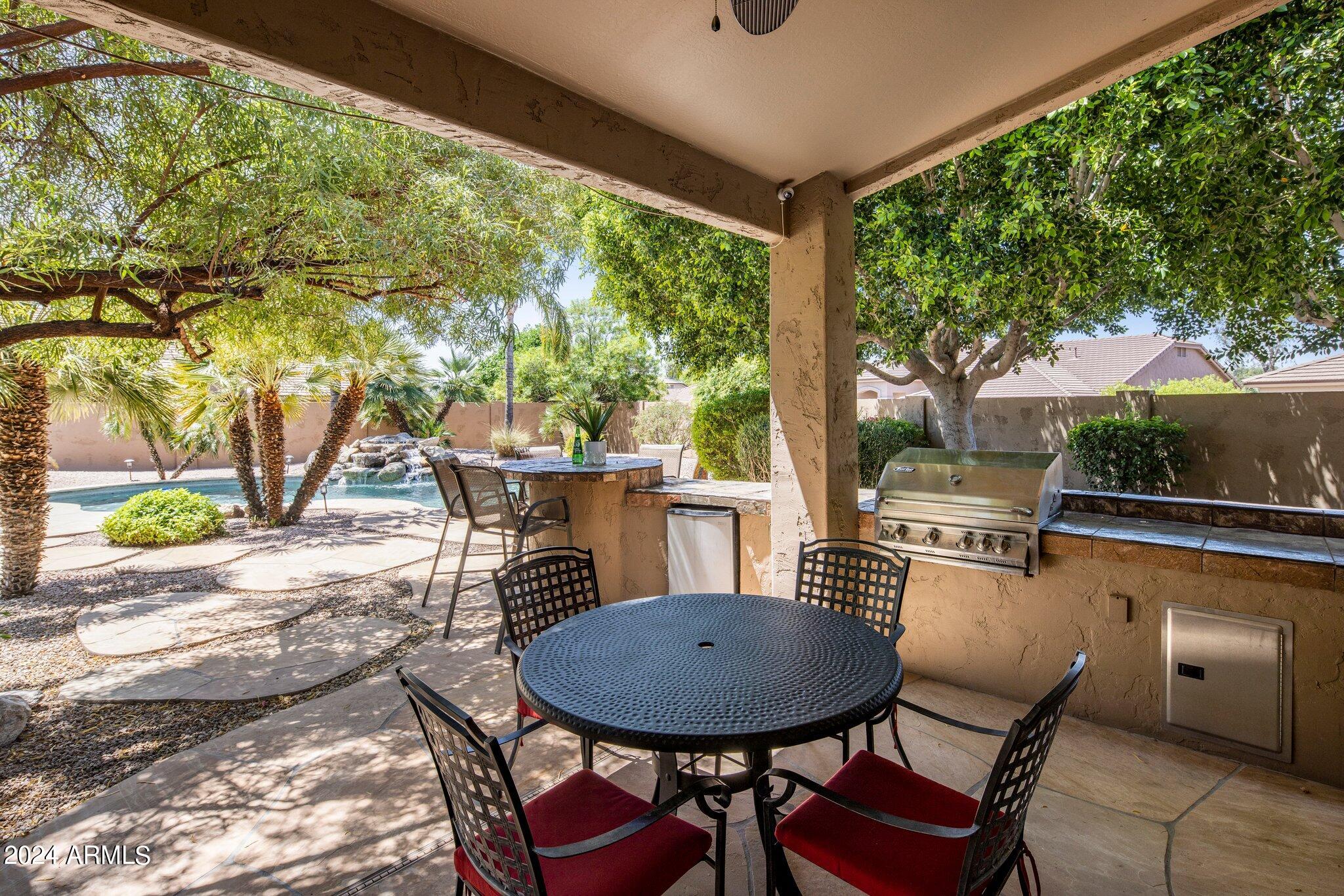 5225 E MICHELLE Drive