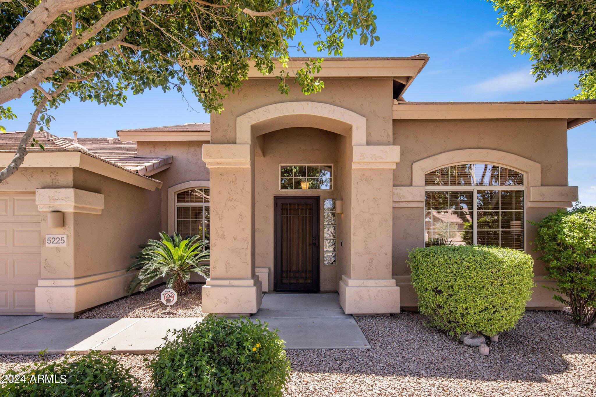 5225 E MICHELLE Drive