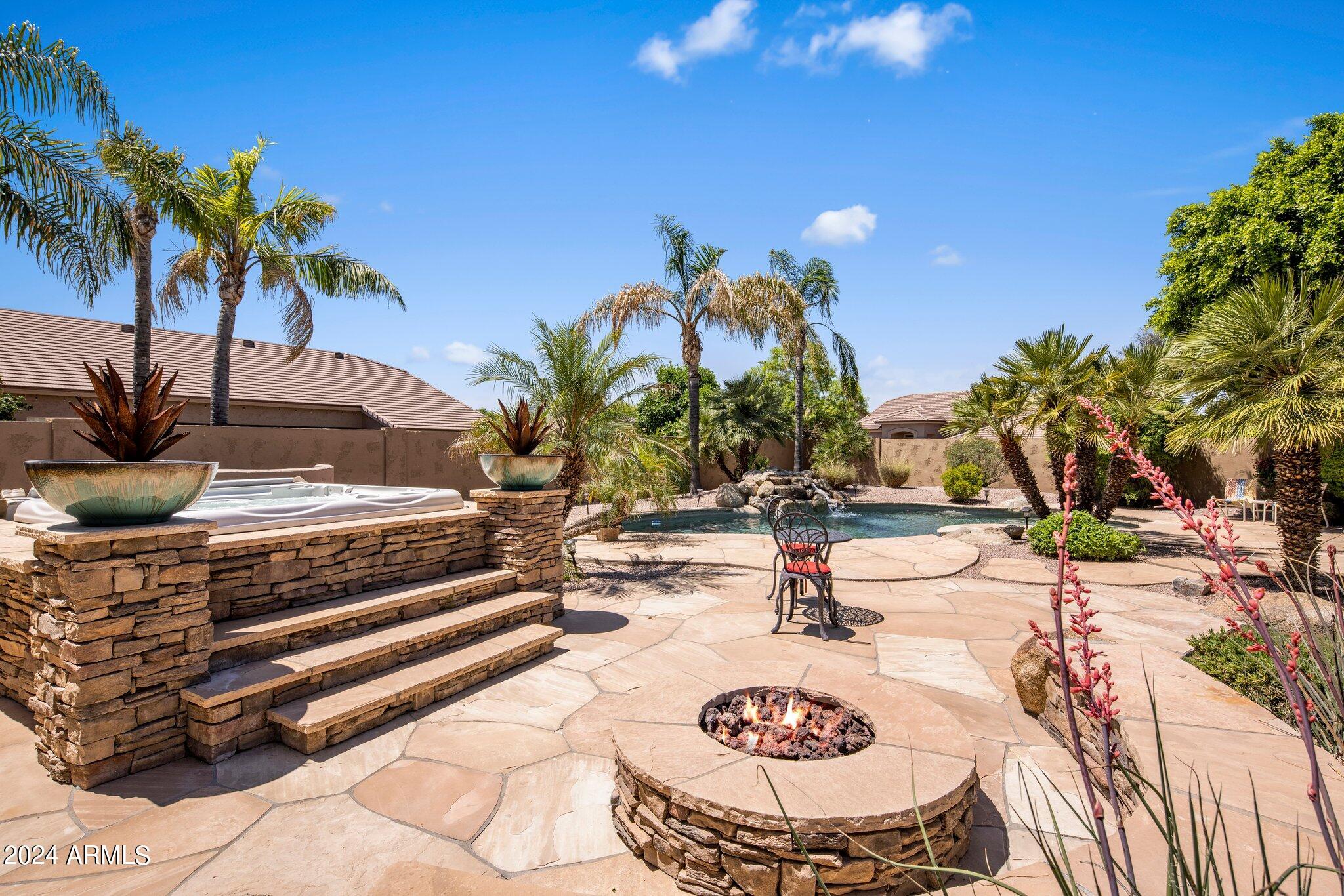5225 E MICHELLE Drive