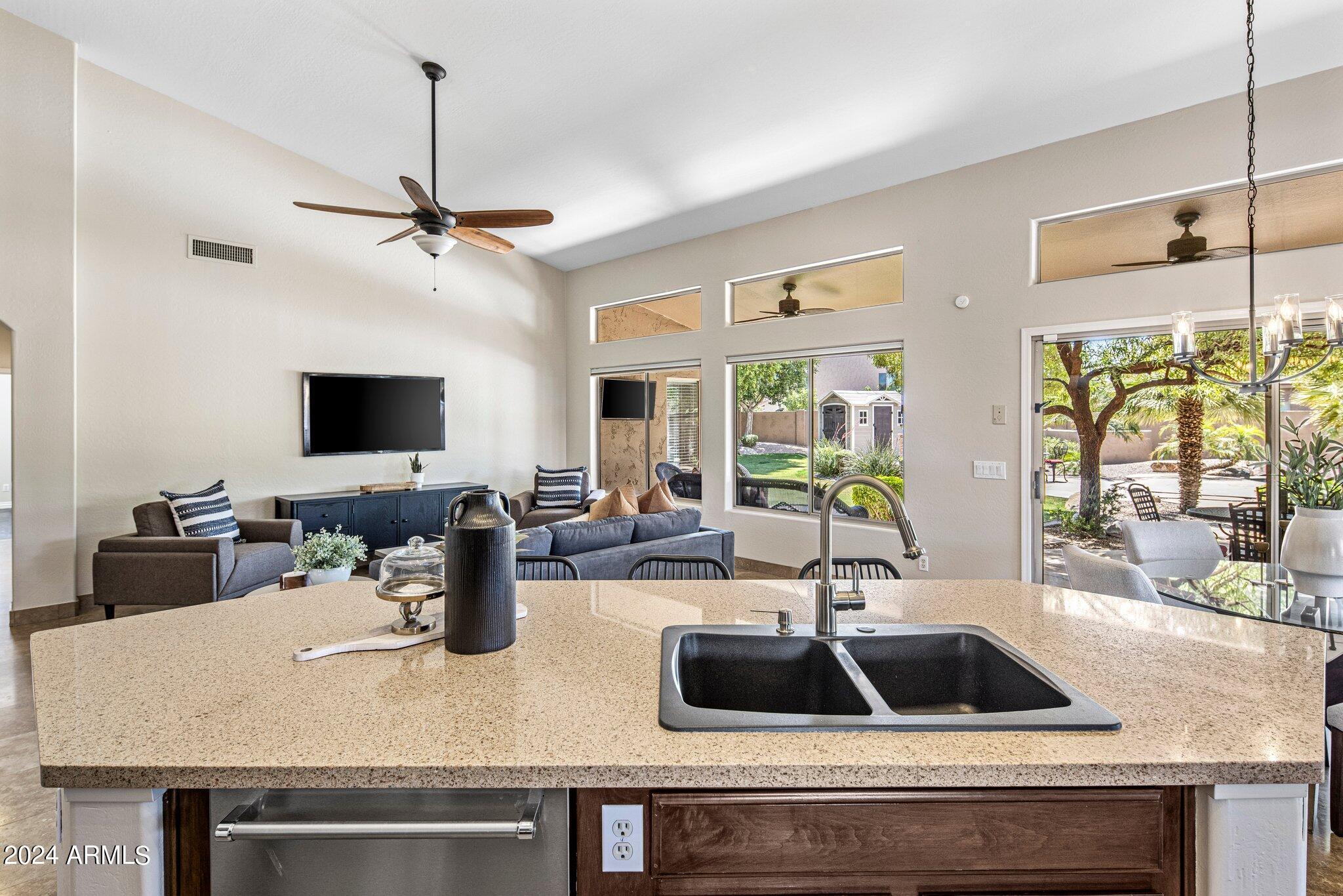 5225 E MICHELLE Drive