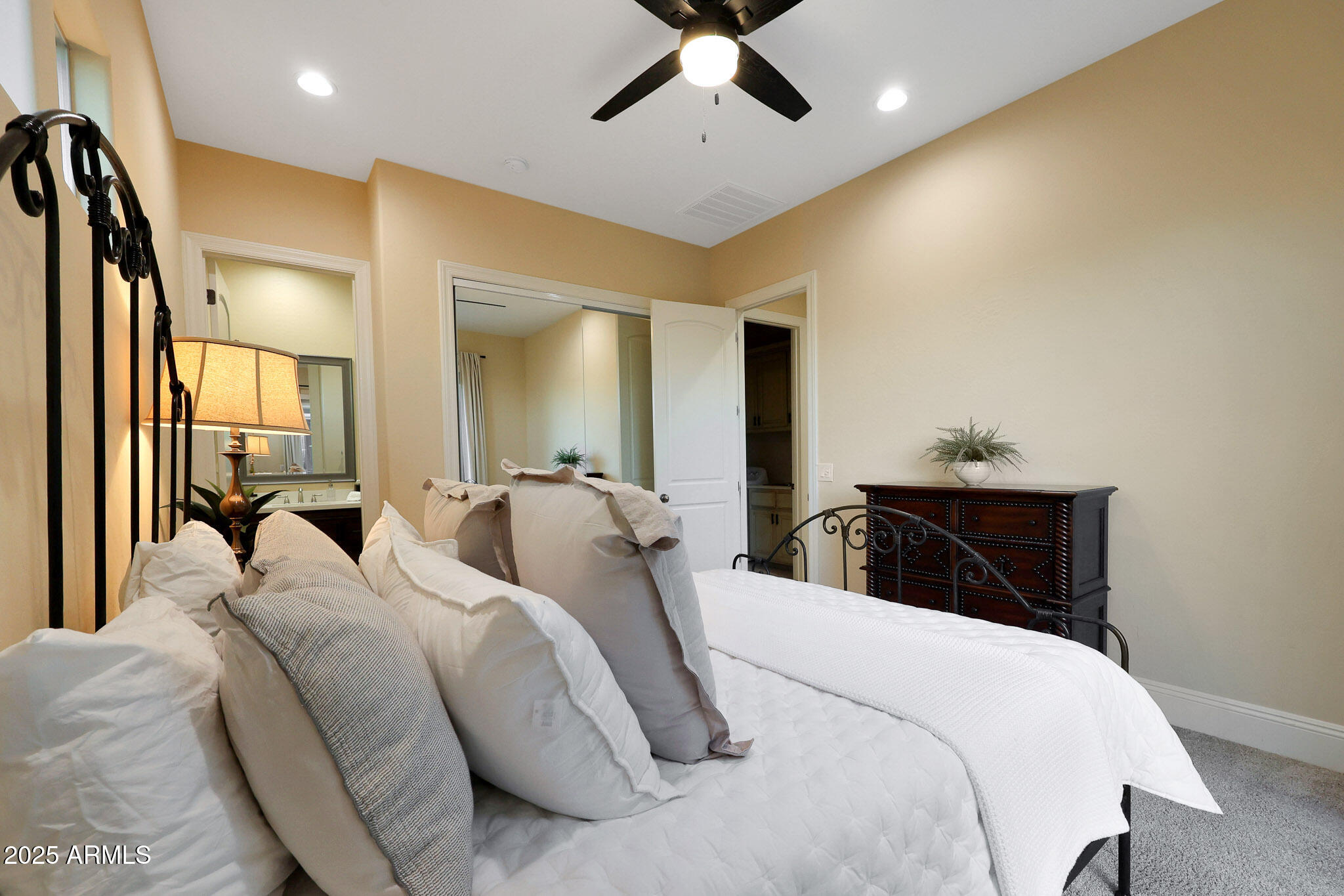 7552 E Camino Puesta Del Sol --