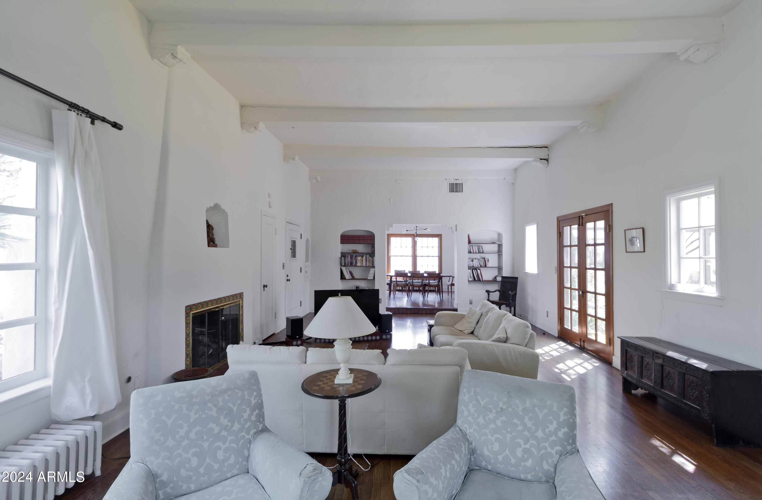 739 W CORONADO Road