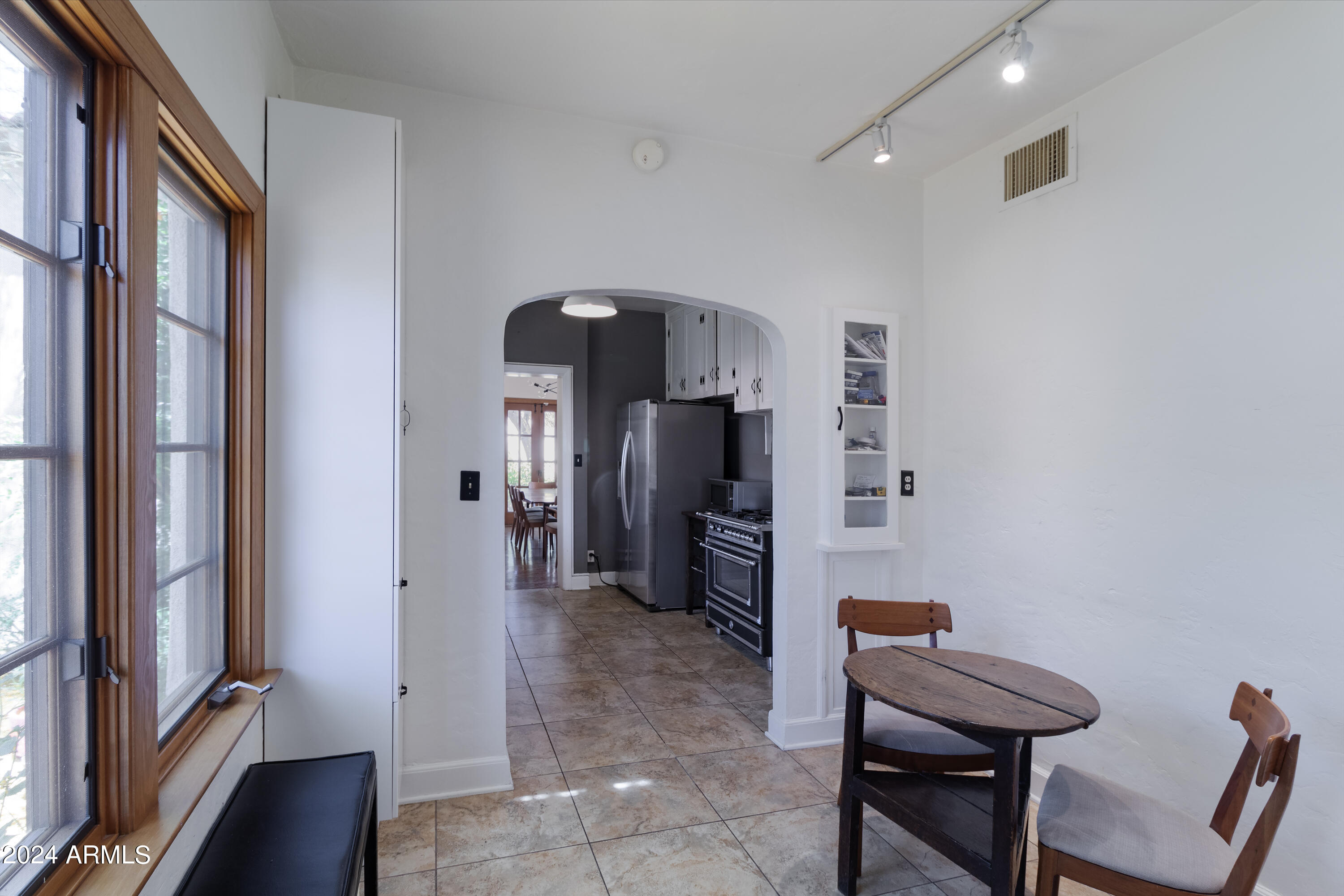 739 W CORONADO Road