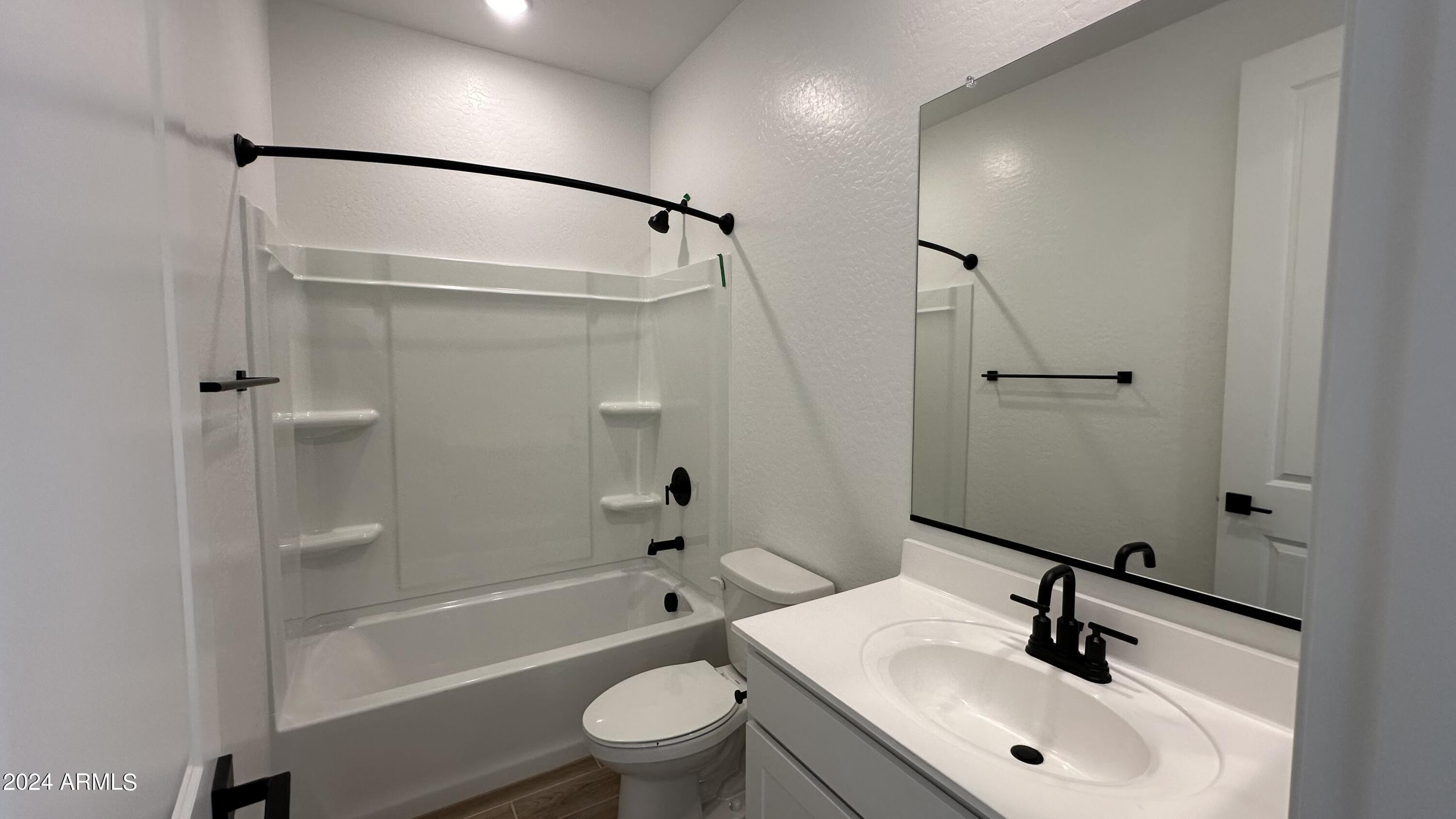 4111 E Bradford Avenue