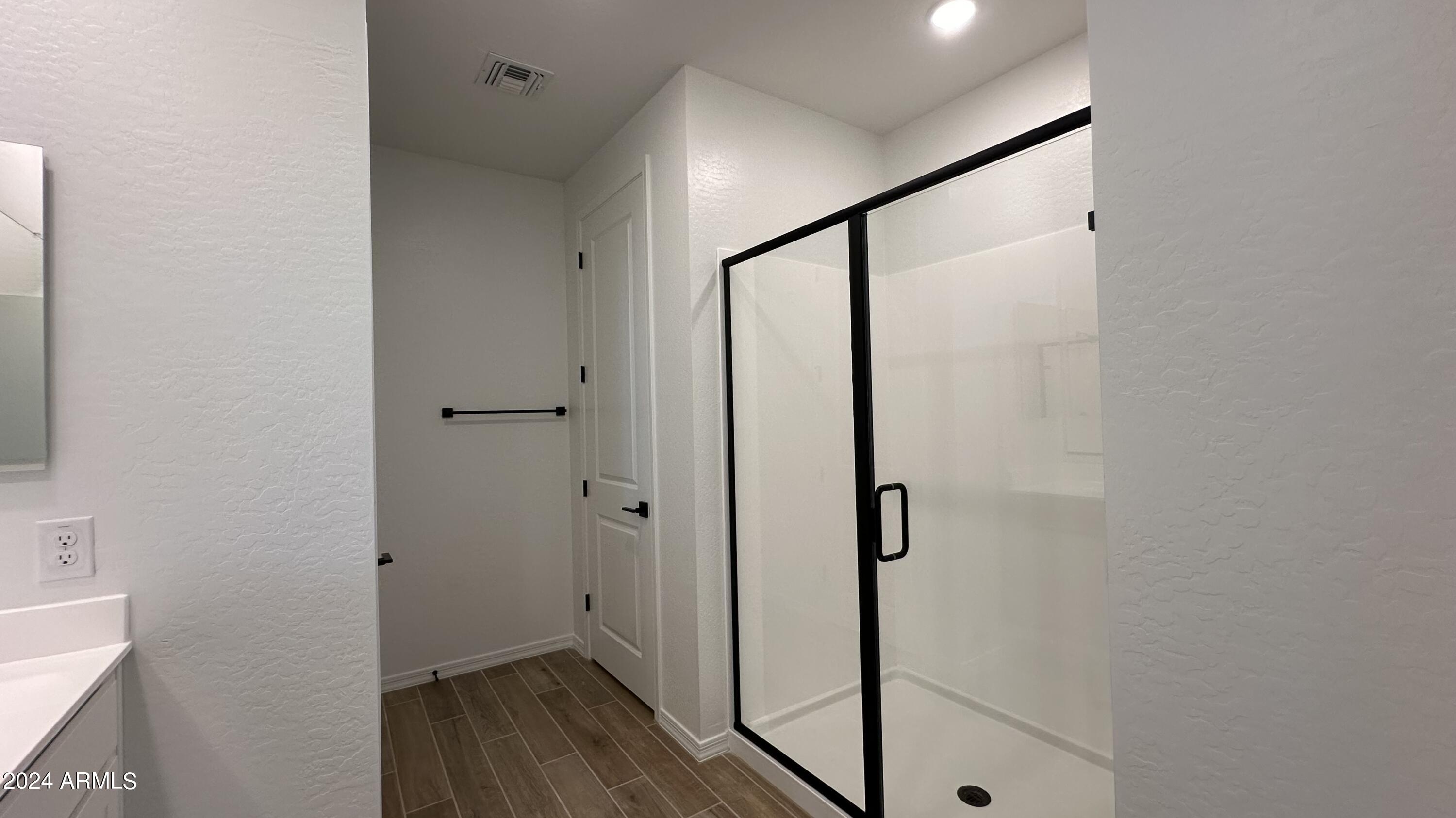 4111 E Bradford Avenue