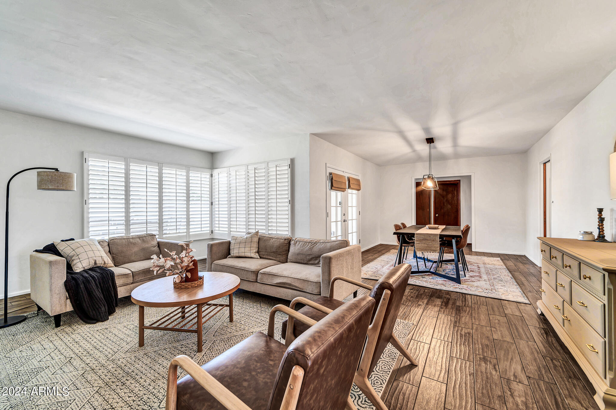 2038 W CAMPBELL Avenue