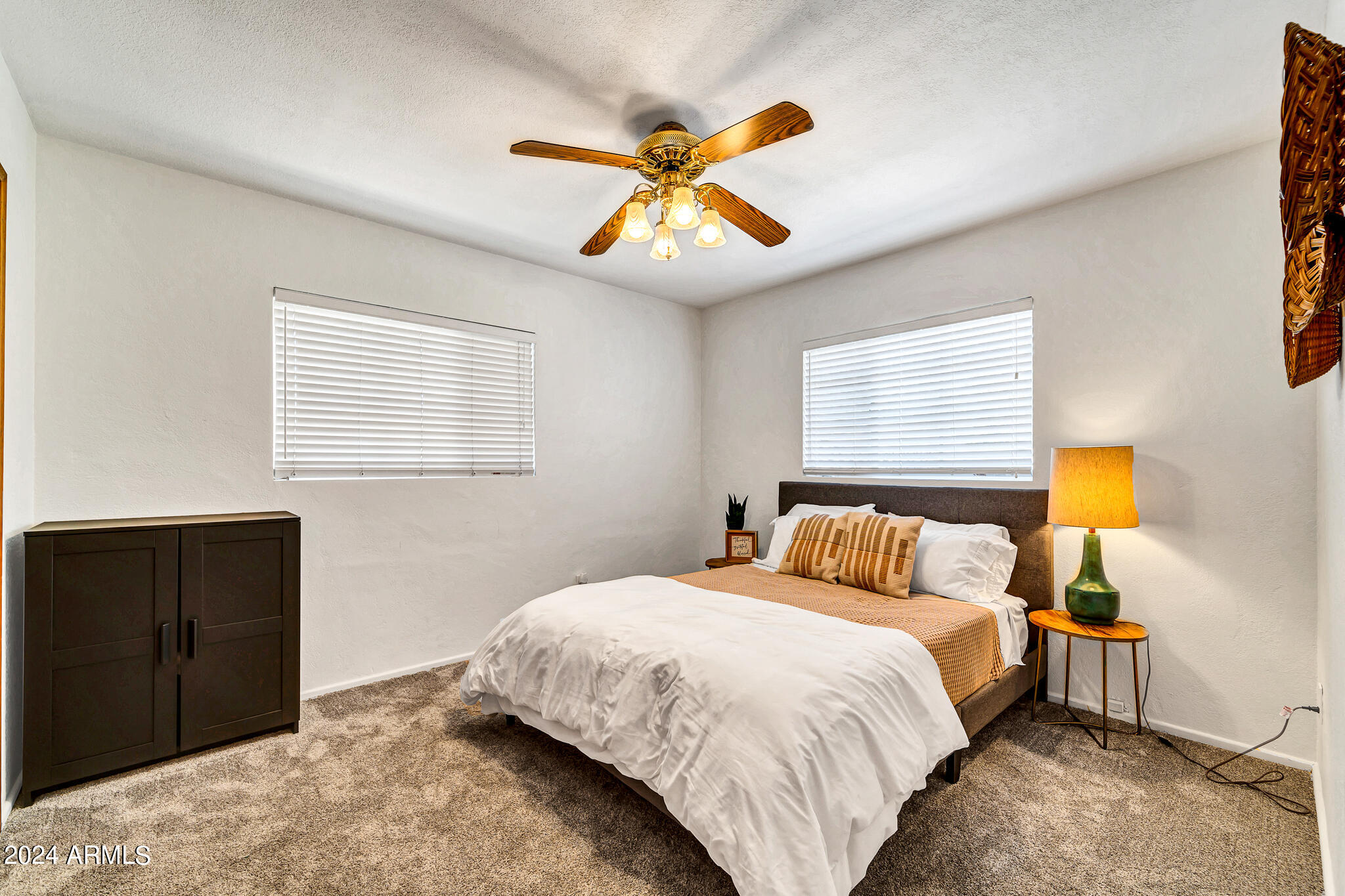 2038 W CAMPBELL Avenue