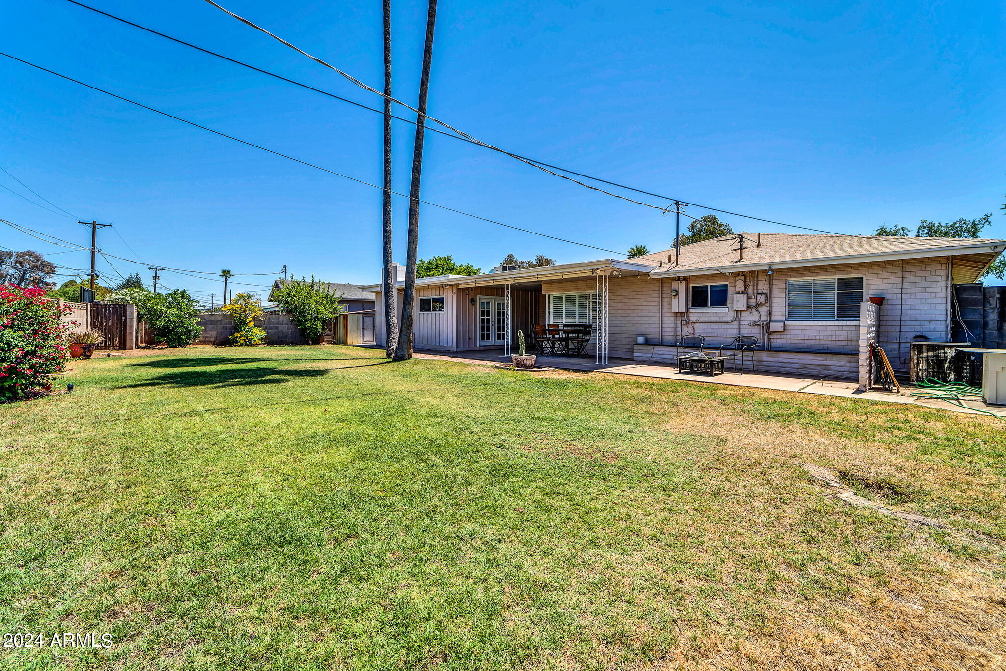 2038 W CAMPBELL Avenue