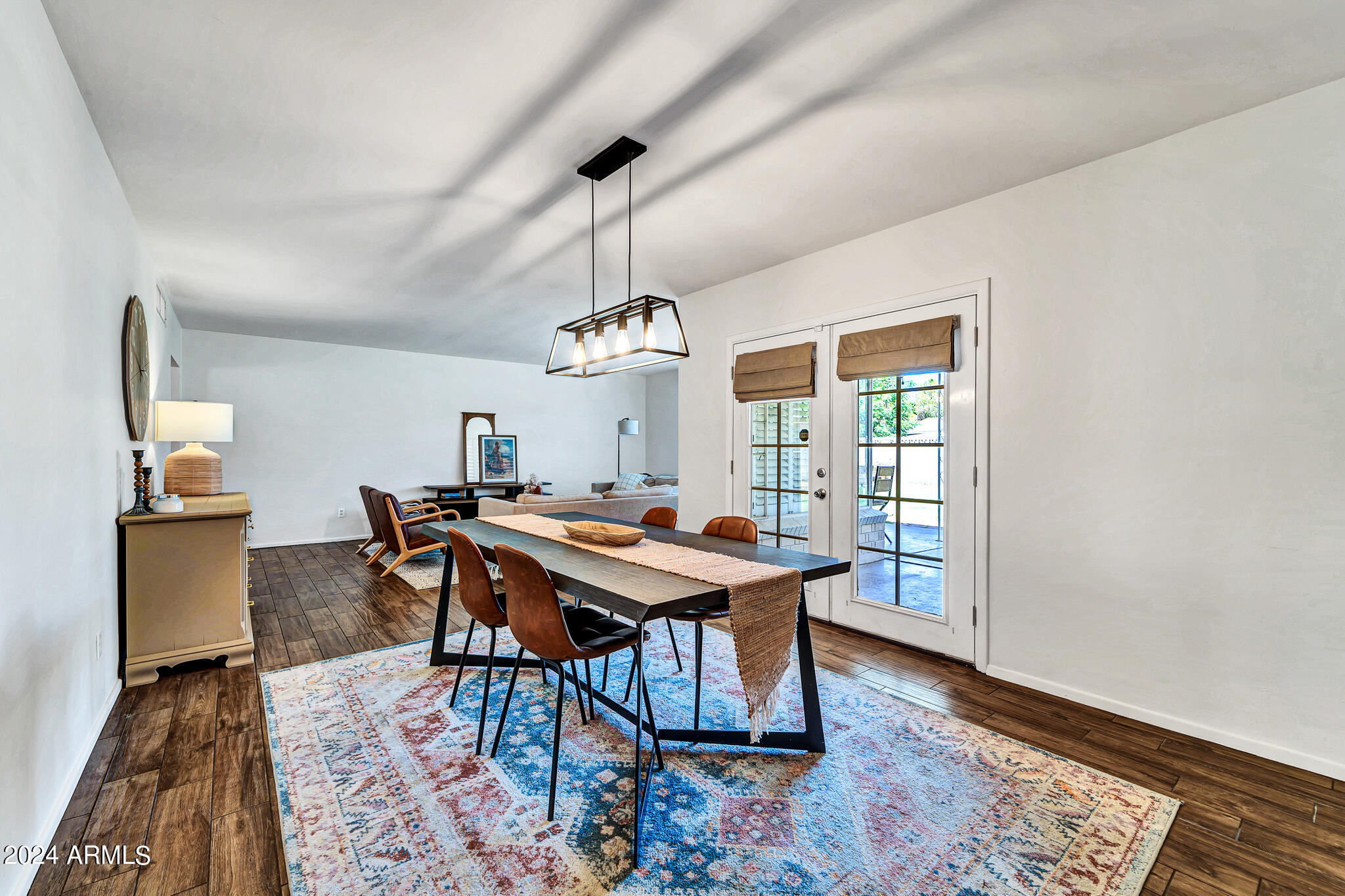 2038 W CAMPBELL Avenue