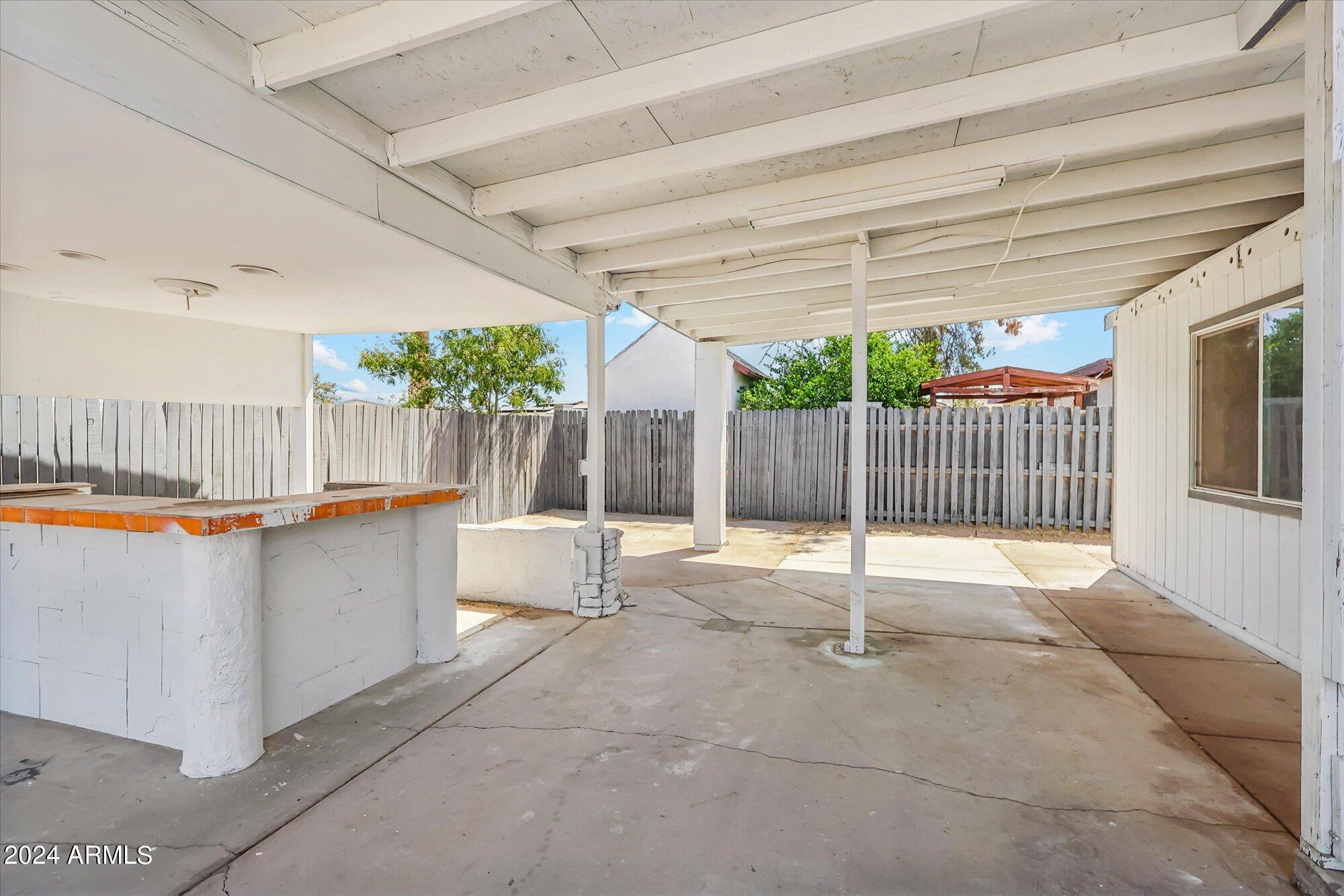 548 E GARNET Avenue