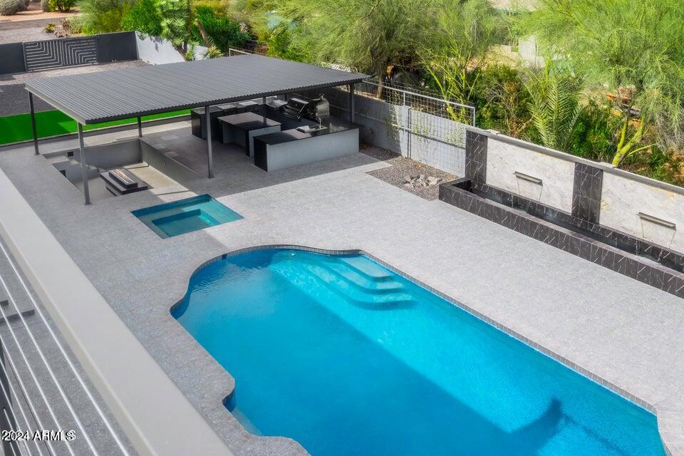 5006 E MOUNTAIN VIEW Road