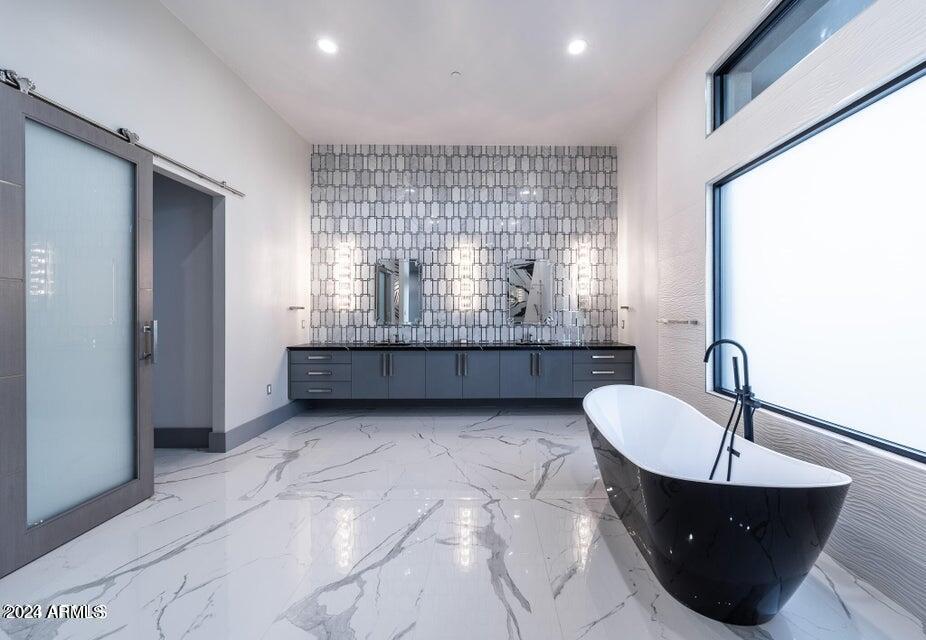 5006 E MOUNTAIN VIEW Road