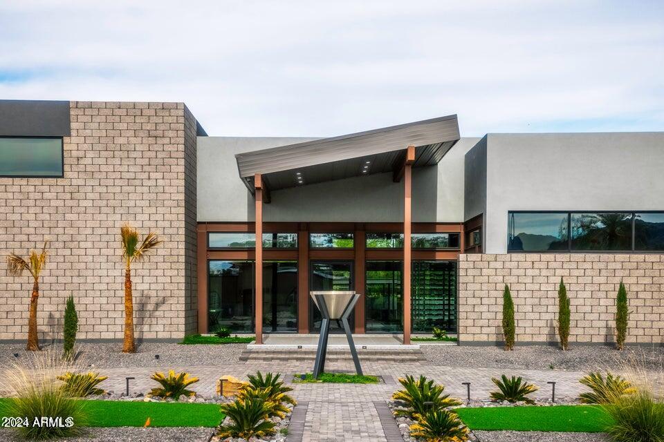 5006 E MOUNTAIN VIEW Road