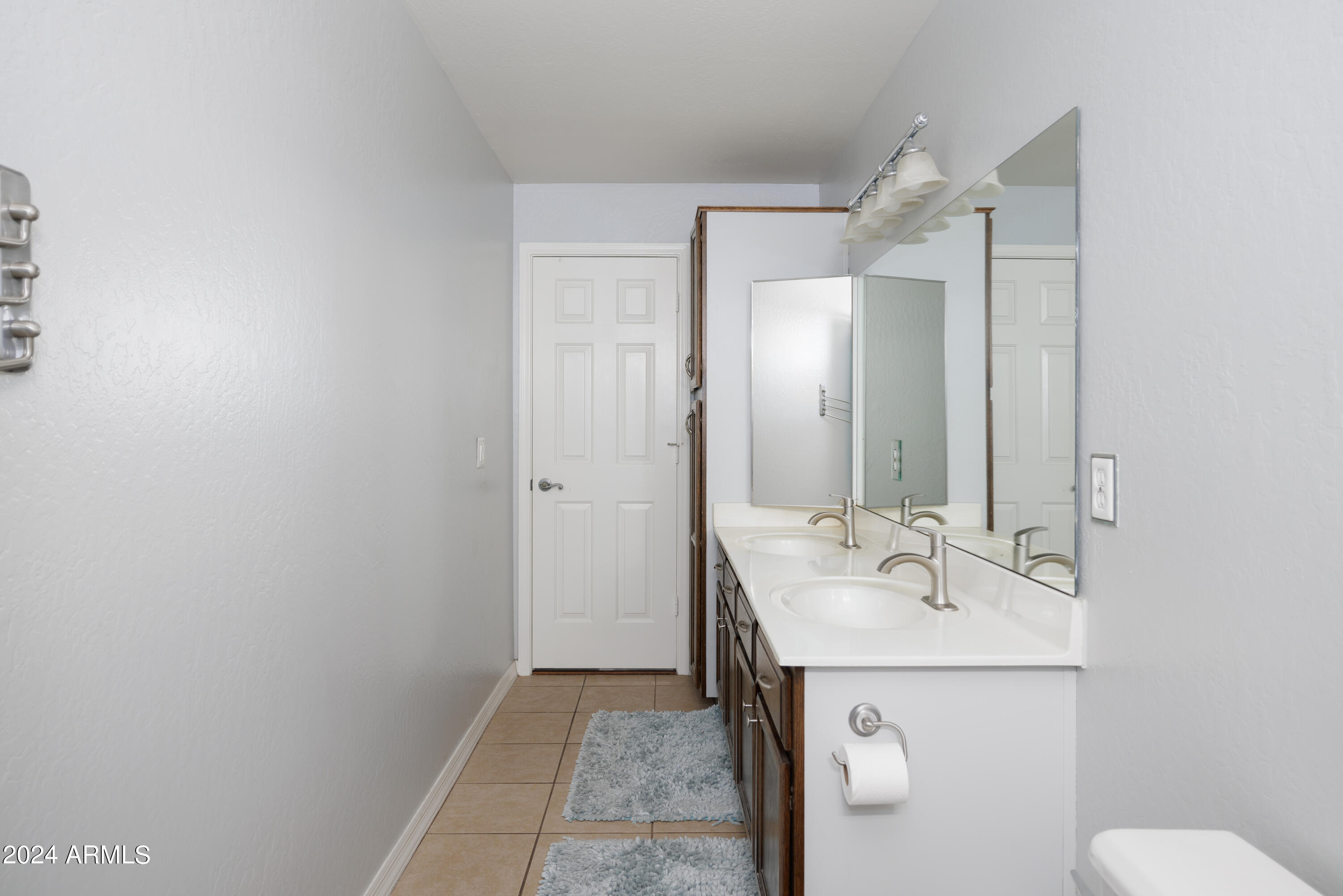 1233 E SEA GULL Drive