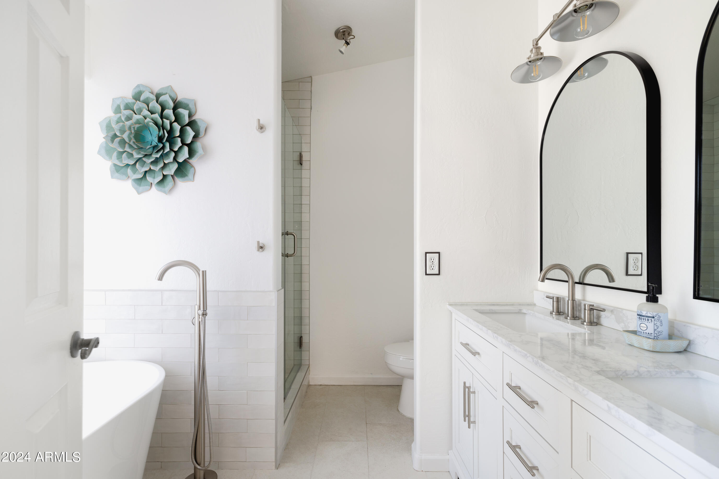 1233 E SEA GULL Drive