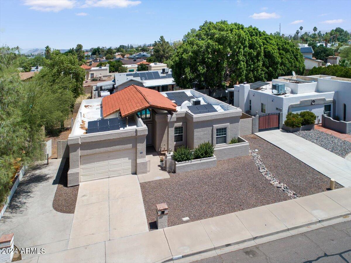 3524 W PARADISE Lane