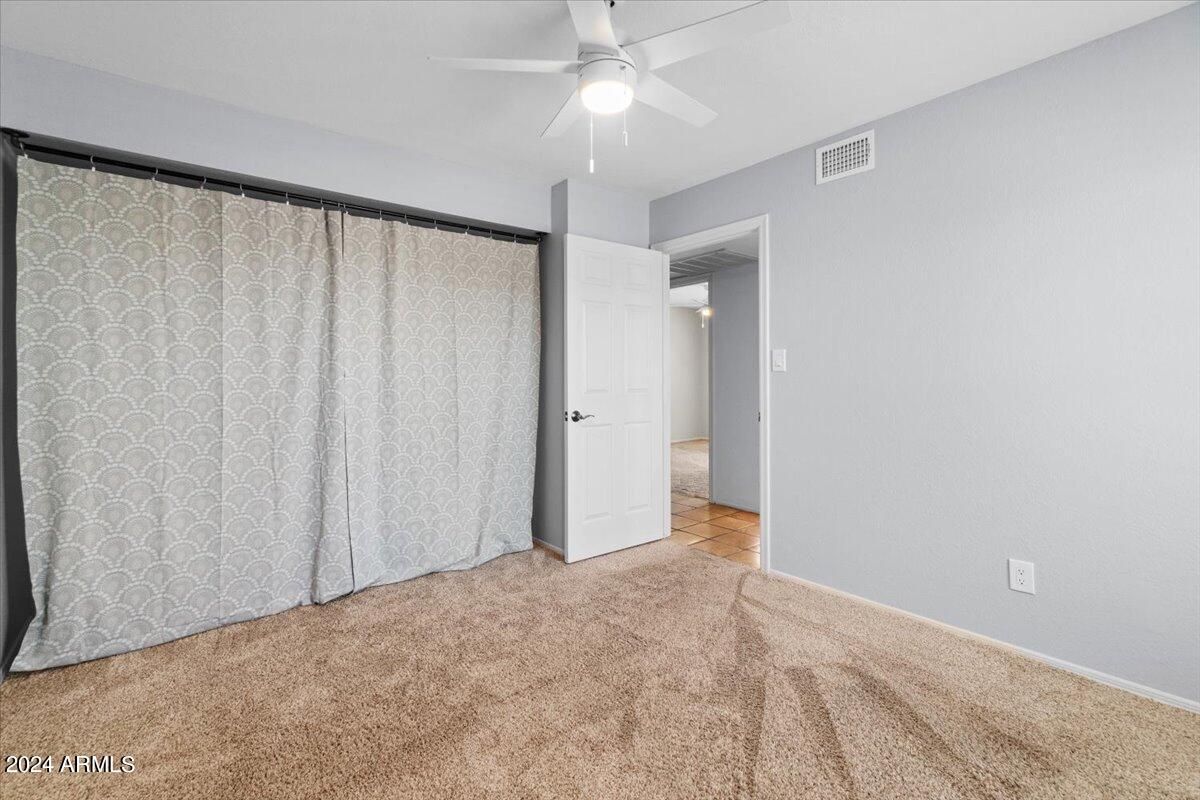 3524 W PARADISE Lane